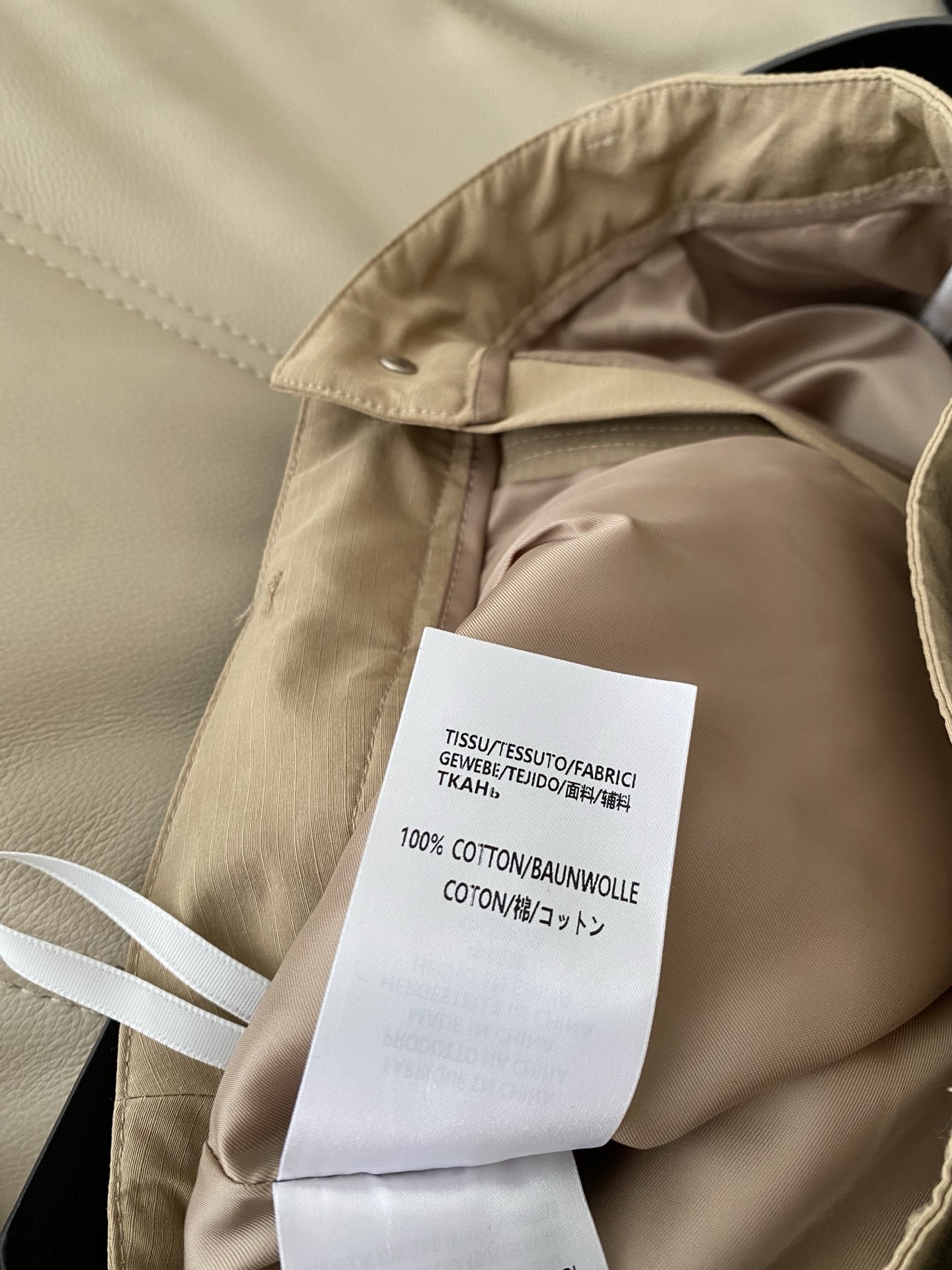 26SS 春夏新款工装风大口袋高腰短裤 经典A字高腰剪裁搭配大口袋设计，利落版型暗藏飒爽小心机，同色系腰