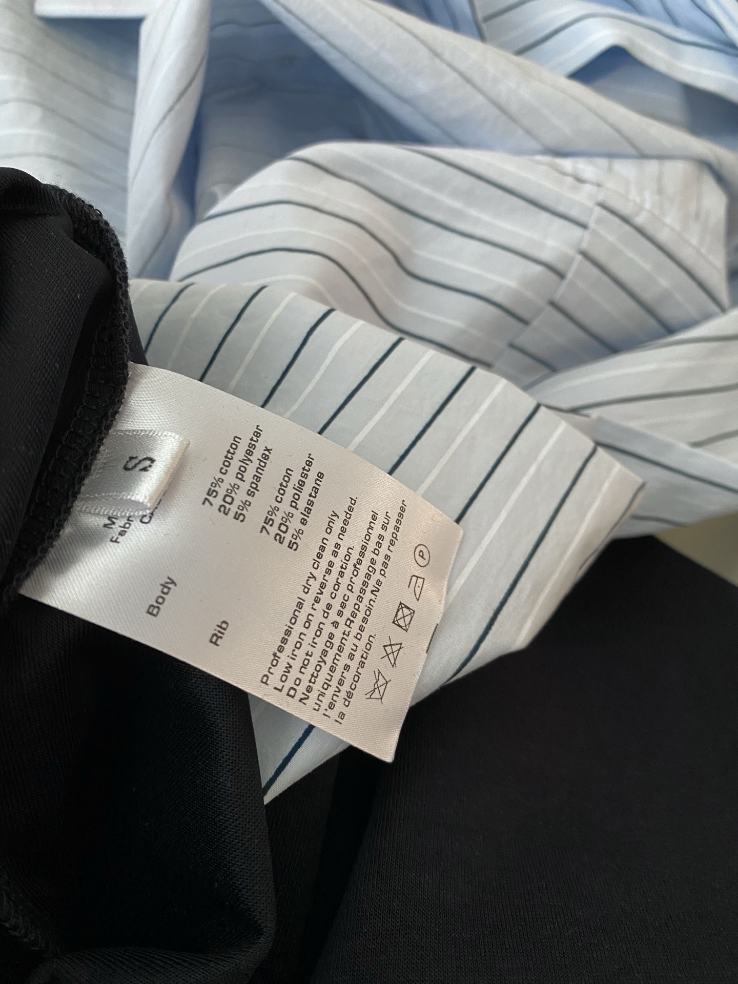 26SS 春夏新款腰封衬衣两件套衣裙采用宽松H型直筒廓形打造慵懒松弛感，撞色自带高级滤镜，衬衫式条纹袖可