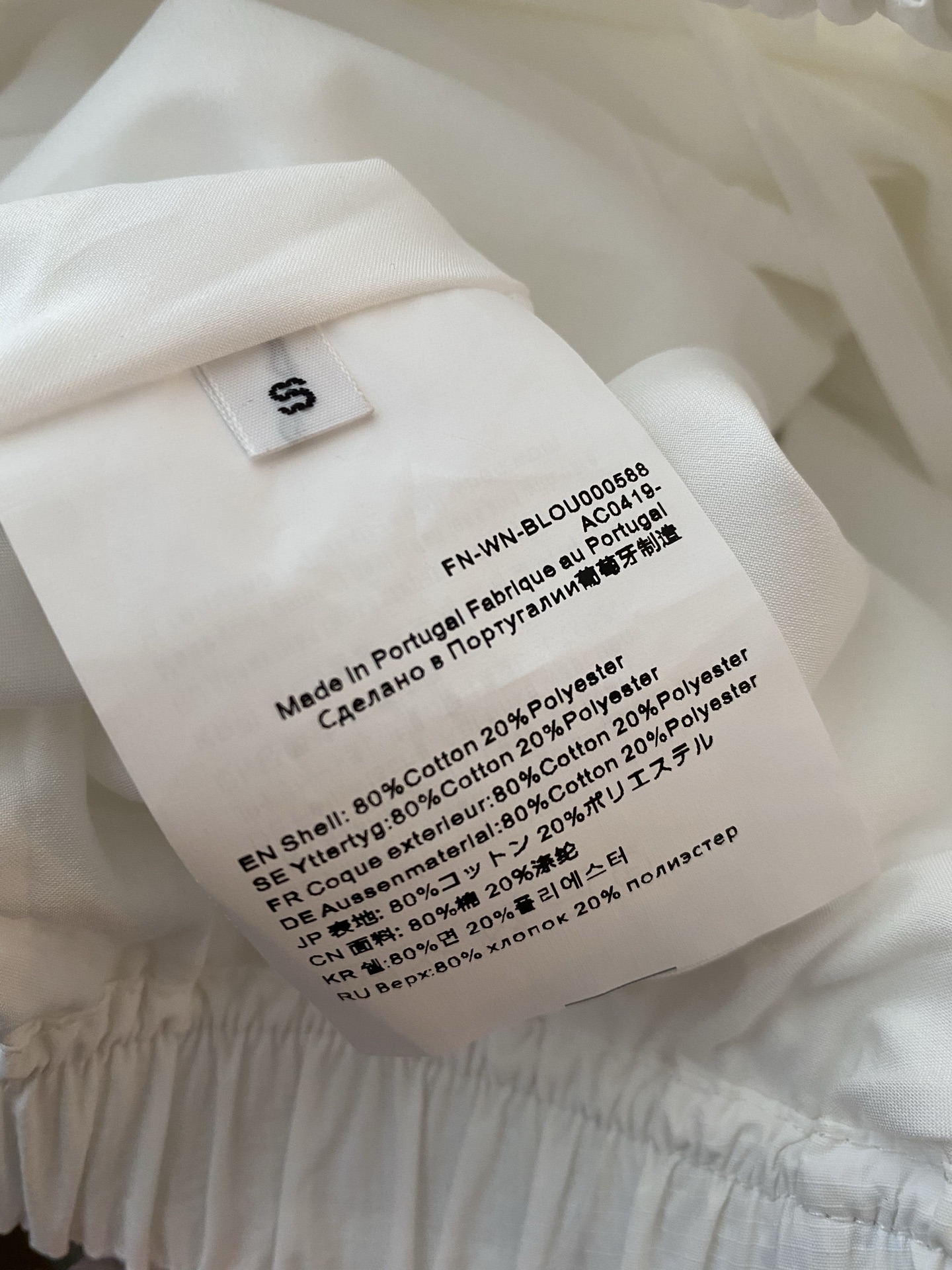 26SS 早春新款高腰多口袋工装裤宽松阔腿版型打造慵懒松弛感，抽绳腰头设计适配多种身形，立体大口袋暗藏实