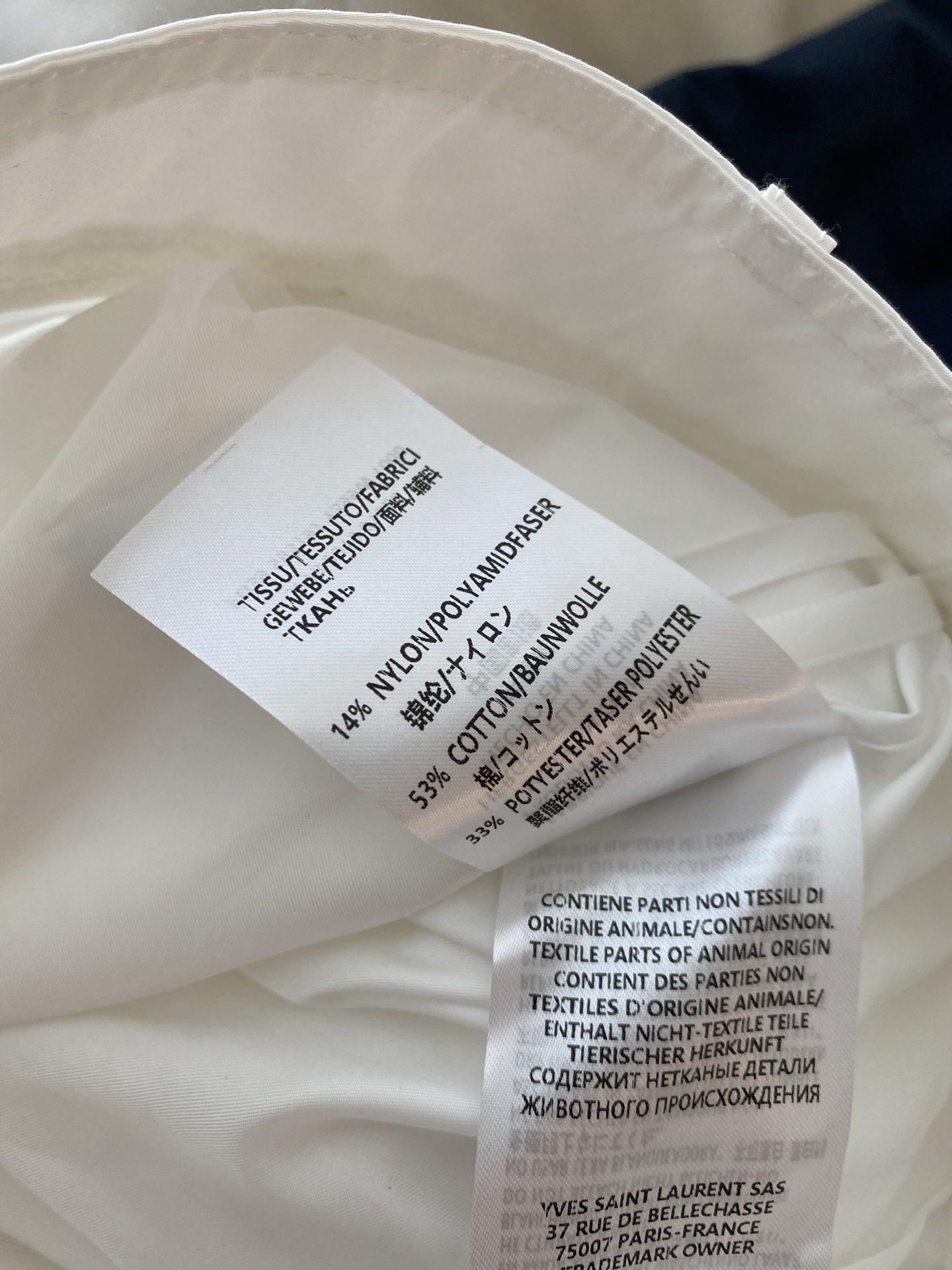 26SS 早春新款工装风A字短裙采用挺括抗皱斜纹面料打造利落显瘦版型藏青/米白自带清爽利落滤镜立体工装口