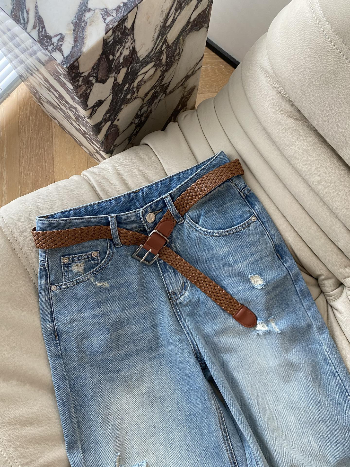 26SS 春夏新款 | 做旧破洞阔腿牛仔裤水洗牛仔自带复古松弛感，磨白褪色+手工破洞自带随性街头氛围腰头