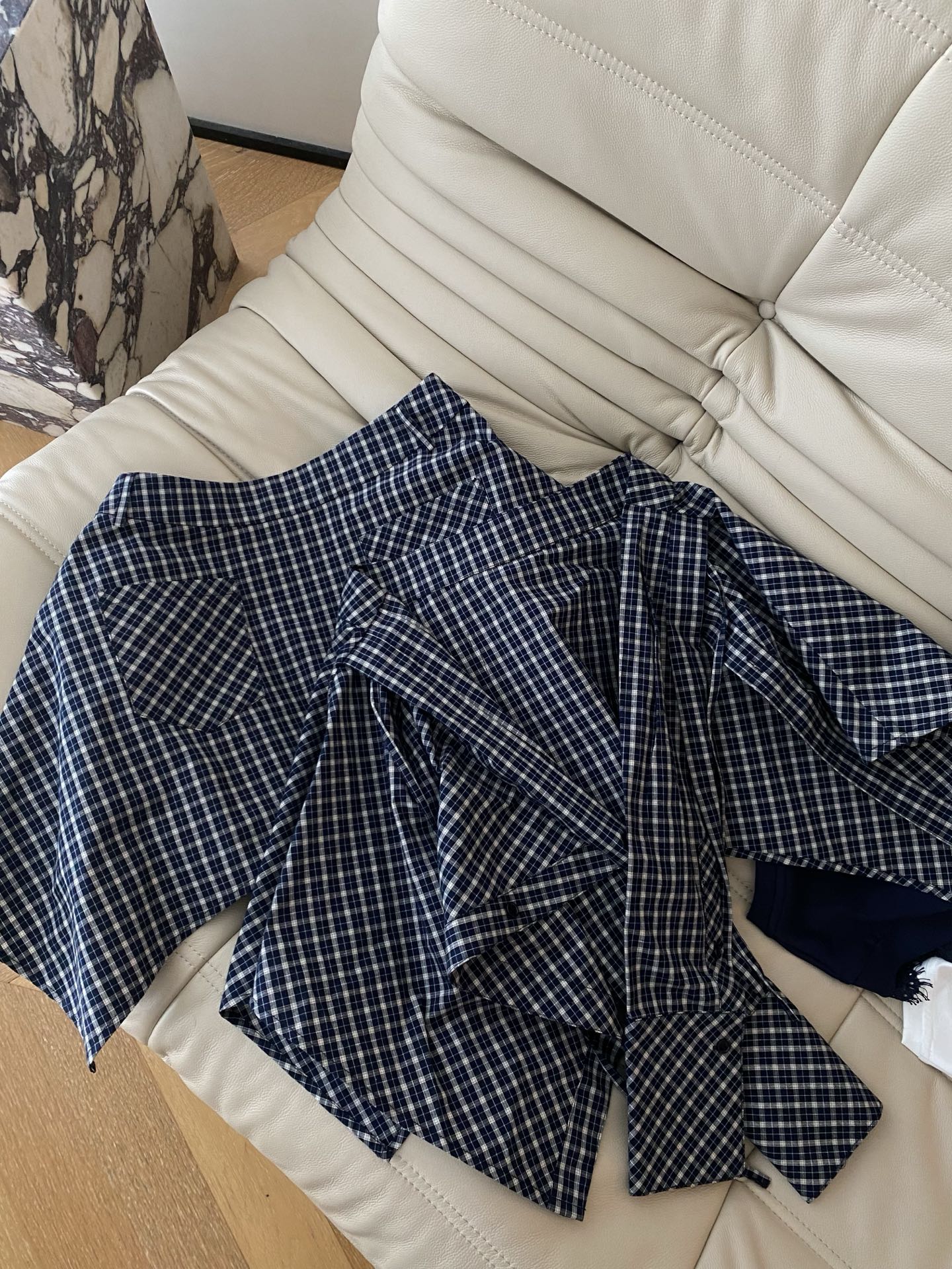 26SS 春夏新款 | 格纹衬衫搭片腰封背心裙两件套，采用高弹亲肤棉+抗皱格纹棉面料打造松弛版型，配色自