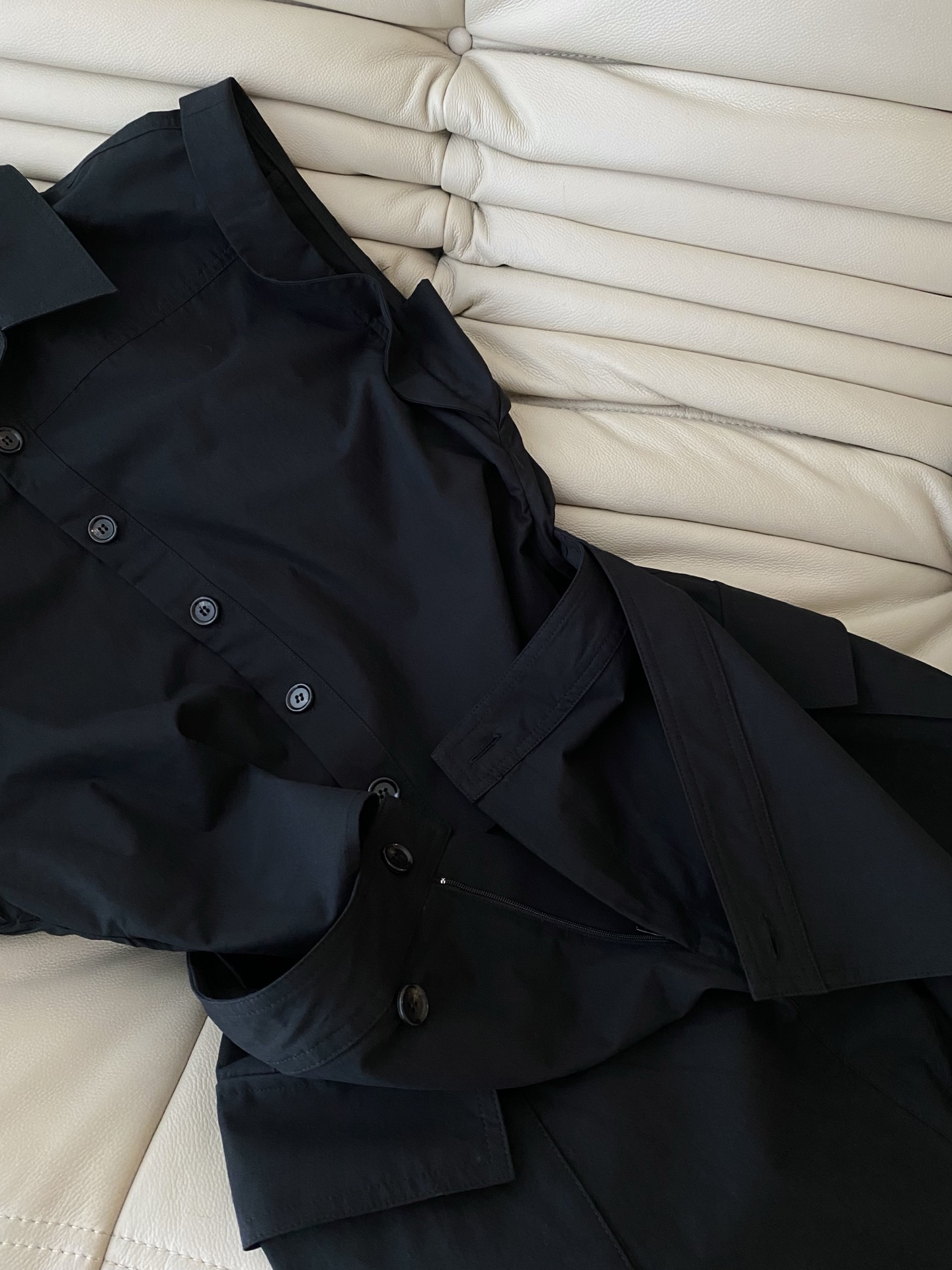 26SS 春夏新款 | 工装风衬衫式连体短裙，采用挺括抗皱高支棉面料打造一体式利落版型，卡其/经典黑双色