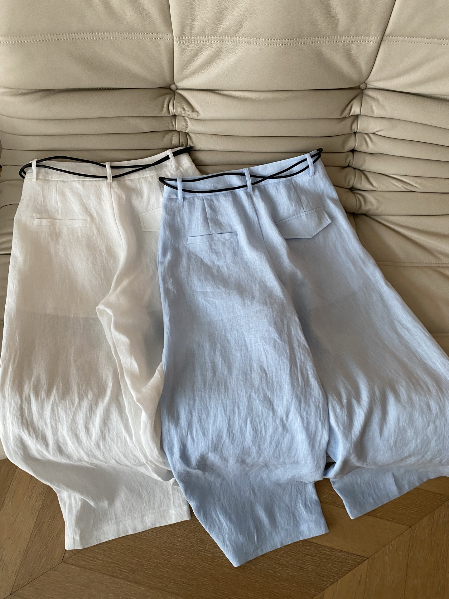 26SS 春夏新款 | 扭结翻领亚麻套装，甄选天然透气亚麻面料打造松弛无压廓形，自带清爽降温滤镜，翻领无