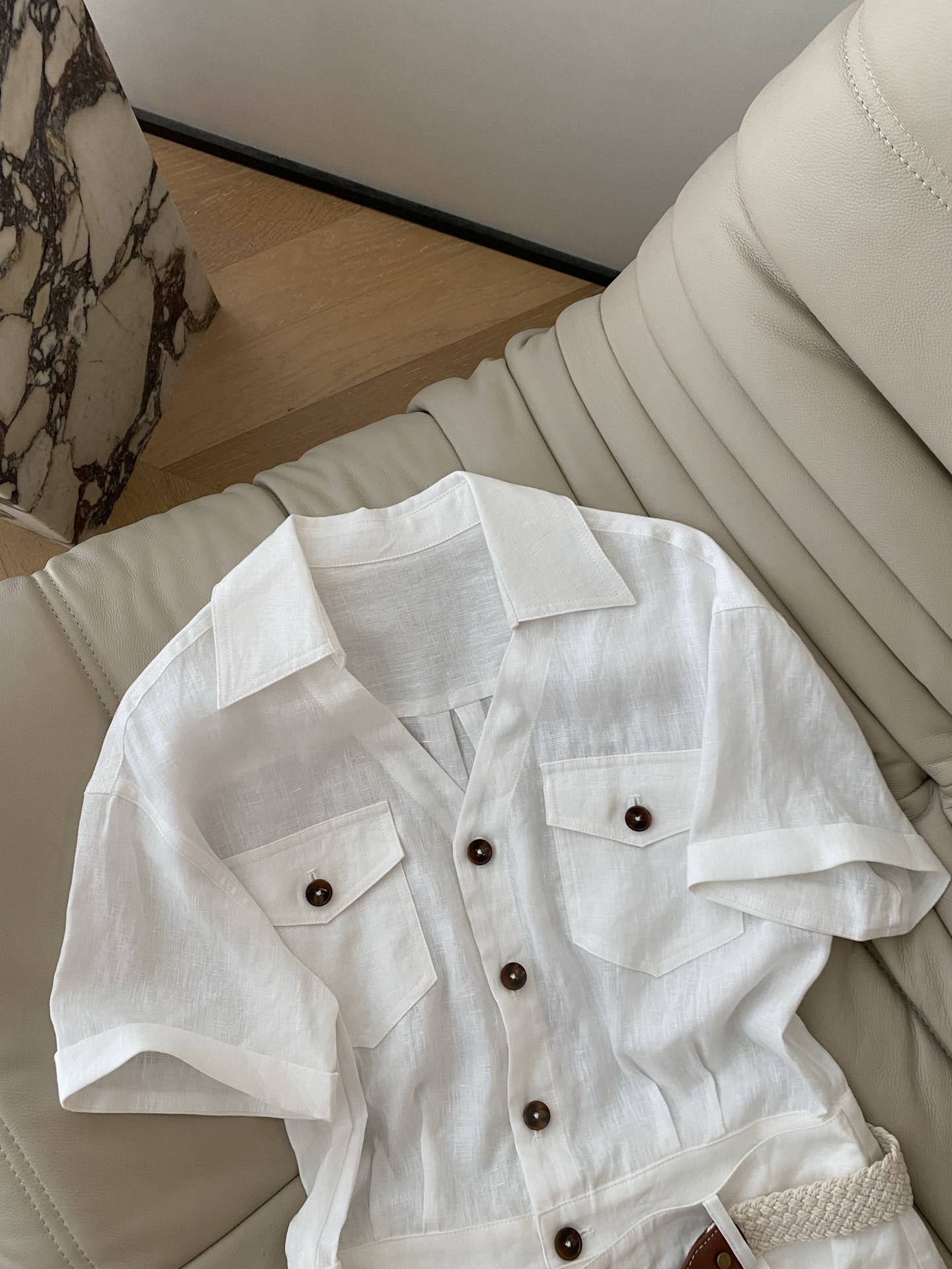 26SS 春夏新款｜腰带翻领亚麻工装连体短裤，甄选透气干爽纯亚麻面料打造利落直筒短款版型，自带清爽简约度