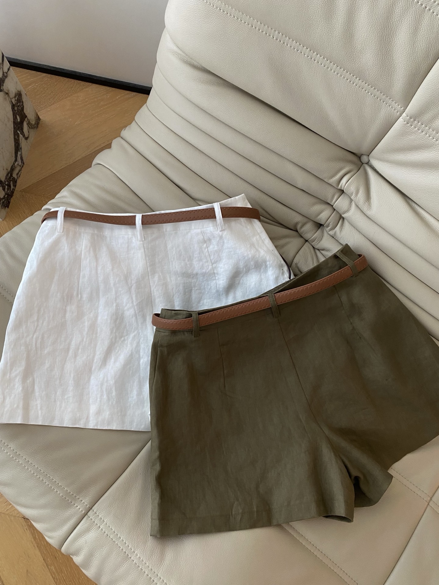 26SS 春夏新款｜翻领无袖亚麻马甲+高腰亚麻短裤套装，甄选天然透气纯亚麻面料打造利落翻领无袖上衣+高腰