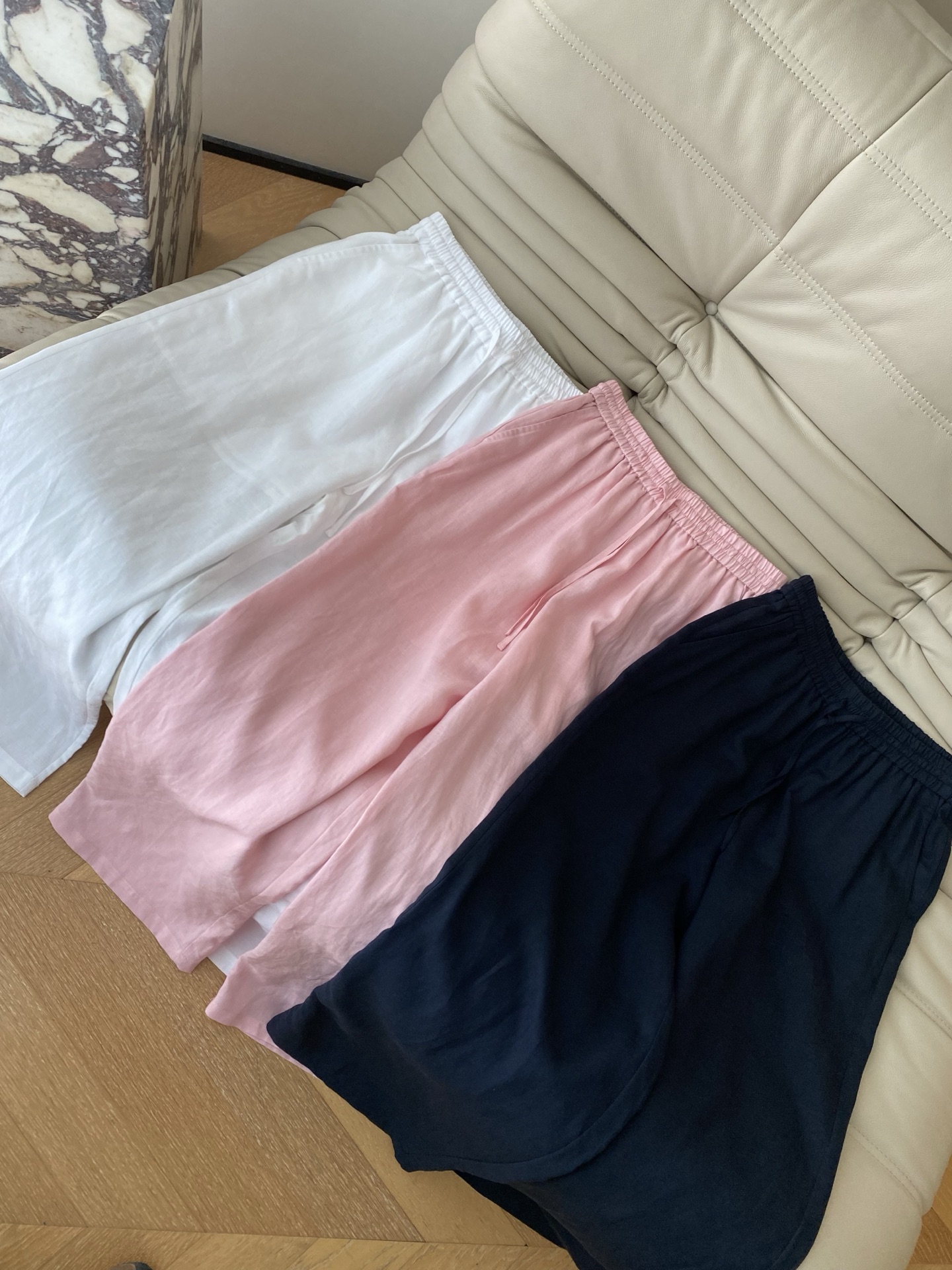 26SS 春夏新款 | 双色天丝亚麻松紧腰休闲裤，甄选冰感透气的天丝亚麻面料打造微宽松九分灯笼版型，自带