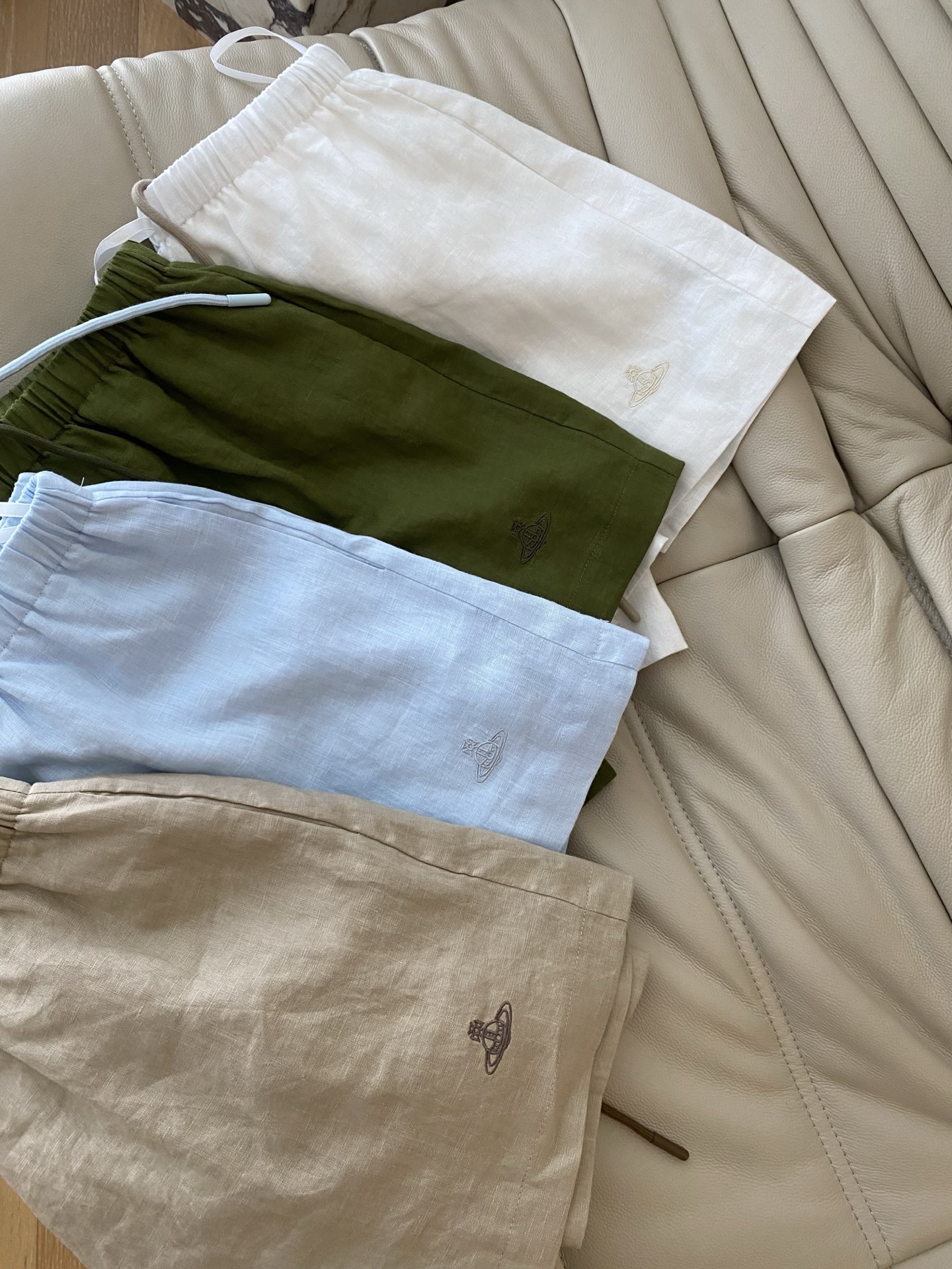 26SS 春夏新款｜简约翻领纯亚麻短袖套装，甄选透气干爽天然亚麻面料打造宽松松弛短衬+抽绳短裤两件套，自