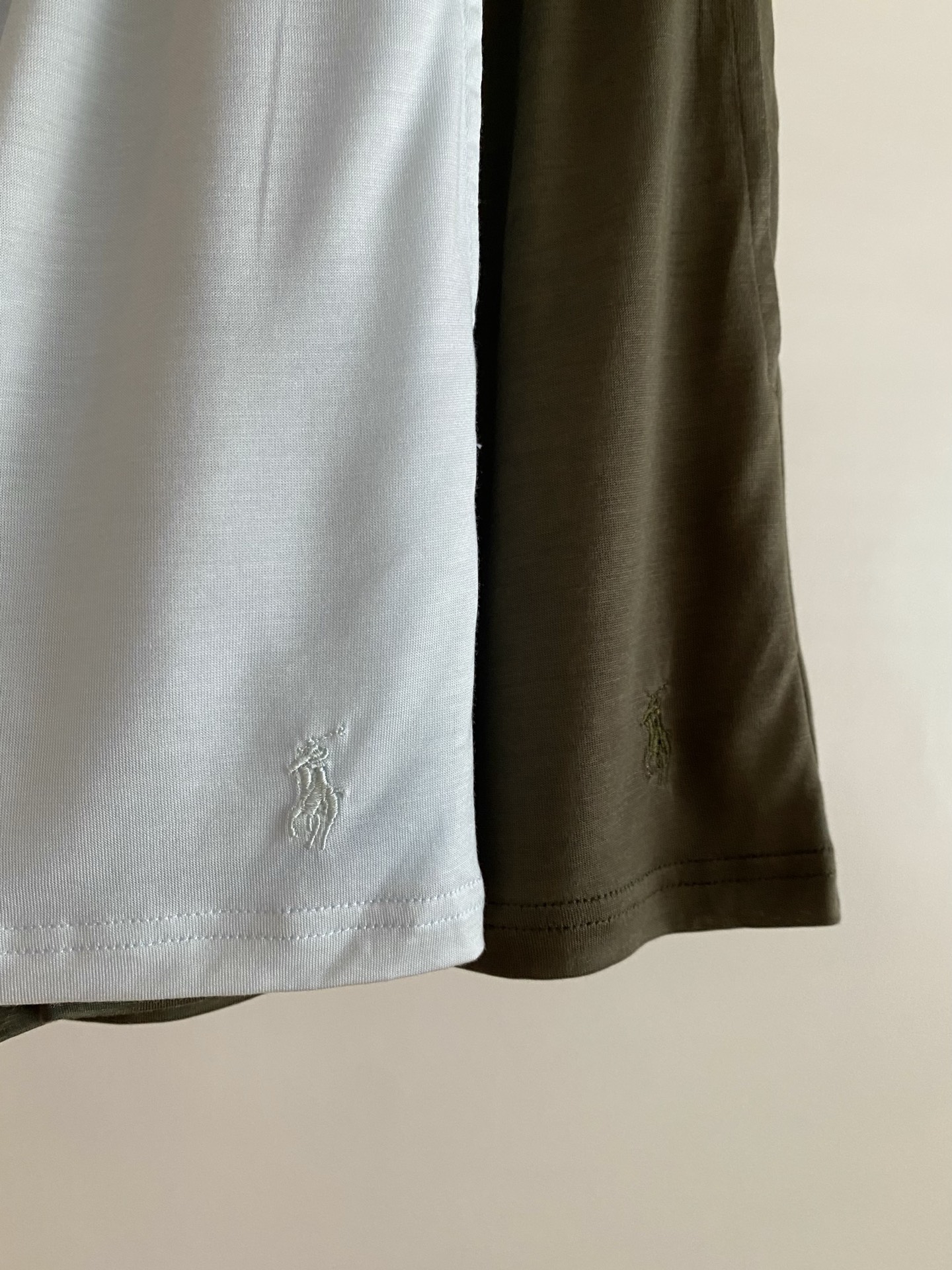 26SS 春夏新款｜珠串抽绳连帽防晒长袖+松紧腰短裙套装，甄选轻薄冰感柔肤面料打造宽松落肩防晒上衣+高腰