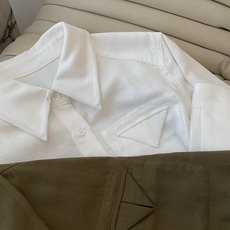 26FW早秋新款|三角口袋短款衬衫+压褶阔腿裤套装,甄选透气干爽天丝亚麻面料打造利落短衫+高腰垂感阔腿裤版型,自带干净清 26FW早秋新款|三角口袋短款衬衫+压褶阔腿裤套装,甄选透气干爽天丝亚麻面料打造利落短衫+高腰垂感阔腿裤版型,自带干净清