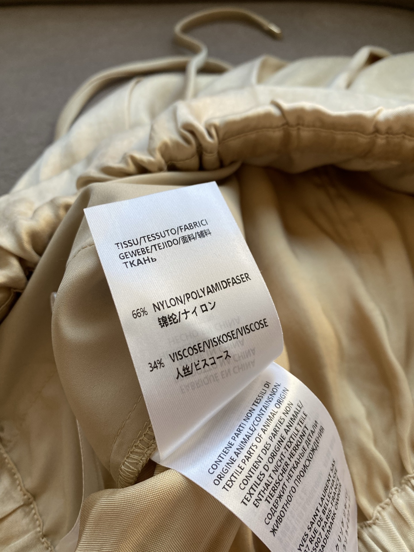 26FW早秋新款｜花边腰头抽绳垂感阔腿长裤，甄选柔滑缎面光泽面料打造宽松直筒垂坠长裤版型，自带慵懒随性轻奢氛围感滤镜，荷