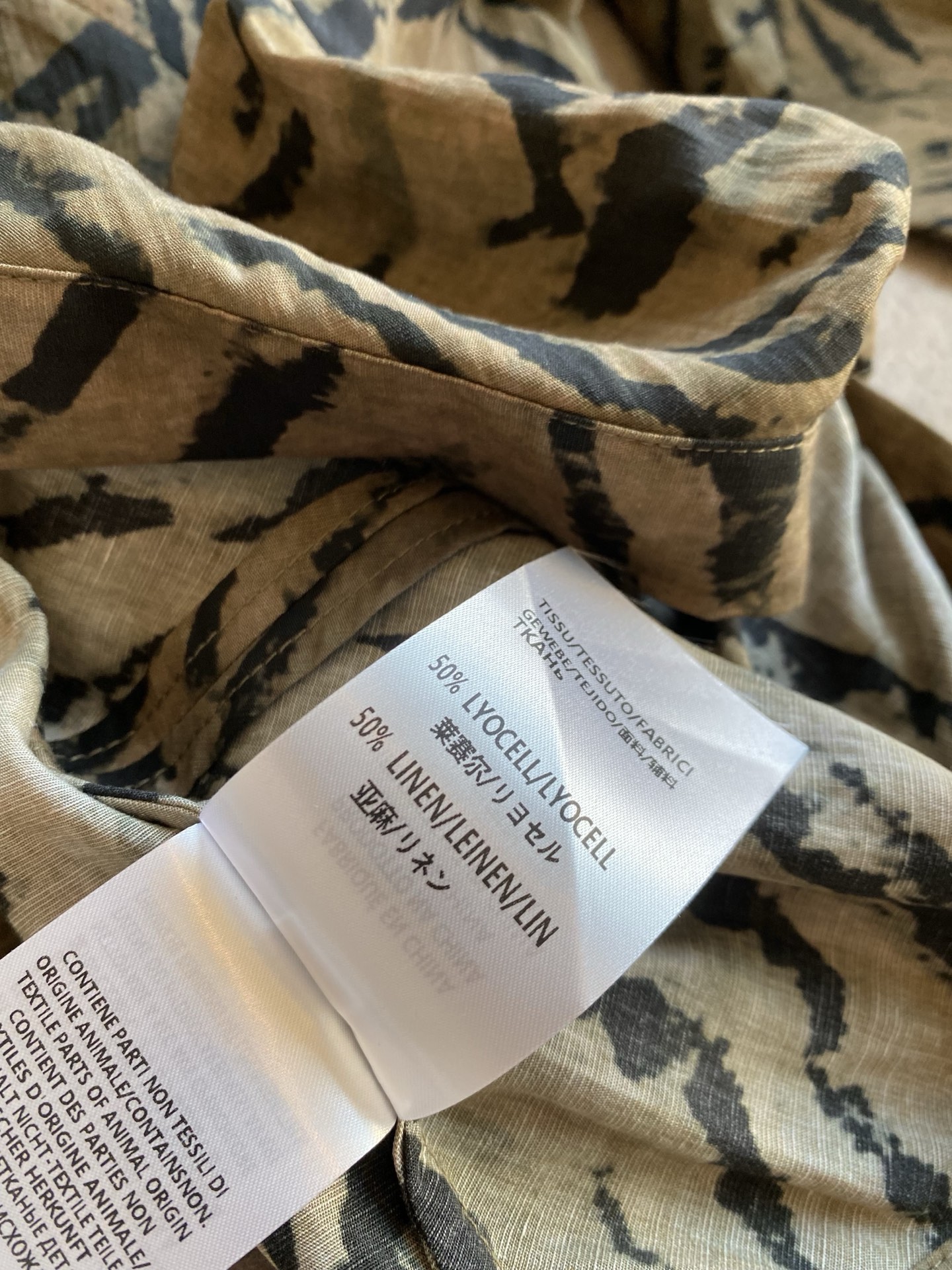 26FW早秋新款｜复古虎纹扎染翻领长袖衬衫，甄选干爽肌理亚麻混纺面料打造随性落肩宽松版型，自带松弛慵懒复古氛围感滤镜，经