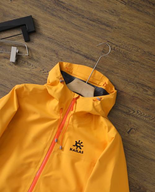 KAILAS Men's Waterproof Hooded Softshell Jacket Outdoor Windproof Coat 1 KAILAS Men's Waterproof Hooded Softshell Jacket Outdoor Windproof Coat