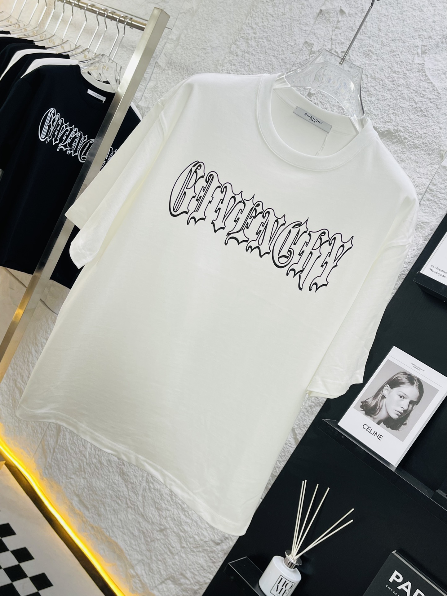 Givenchy Gvc24SS Spring and Summer Short Sleeve T-Shirt Perfect Detail Process