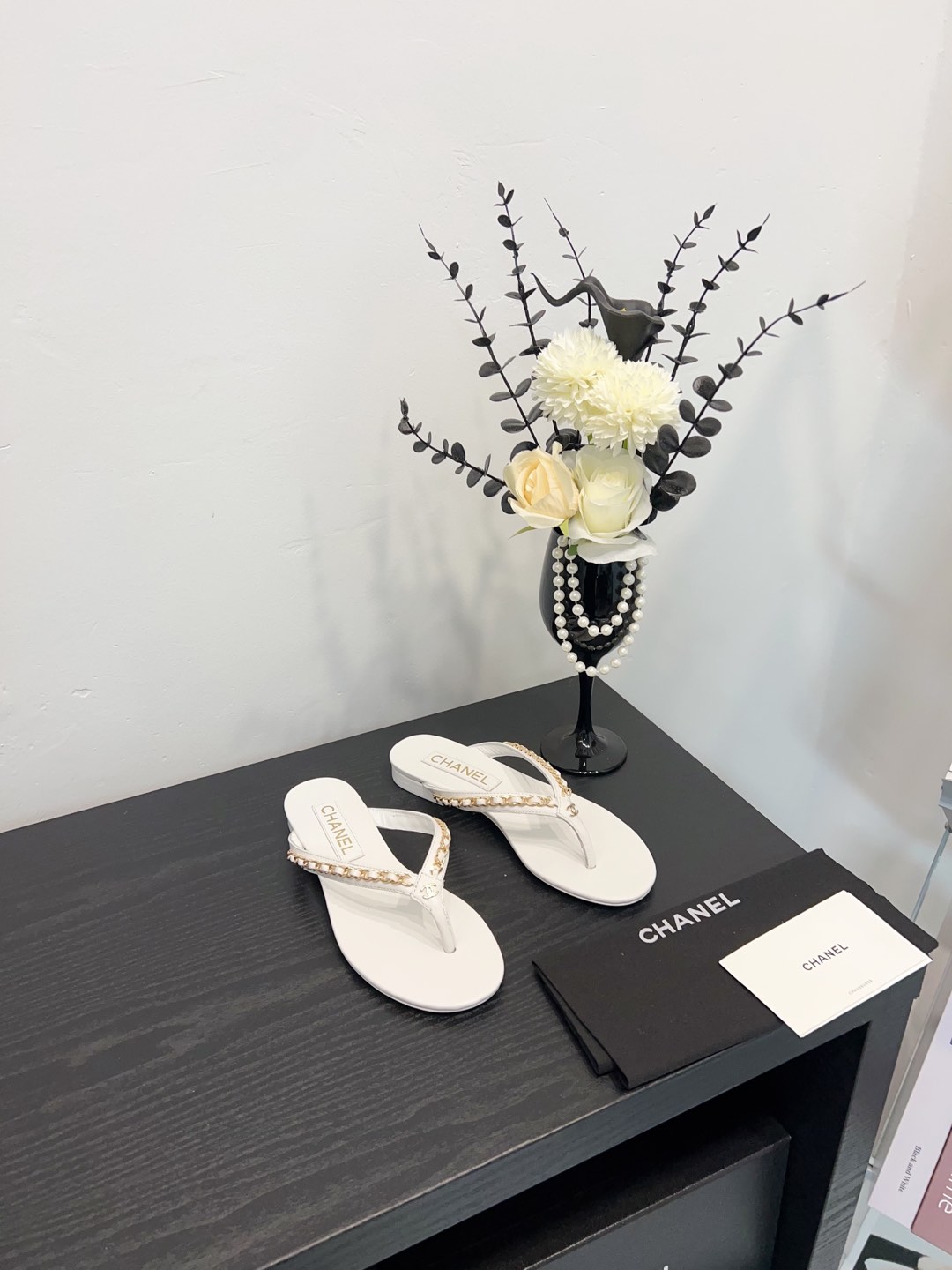 NO:238538,White chain flip flops, split toe shoes19860909白色 链条人字拖,分趾鞋,Women's Shoes