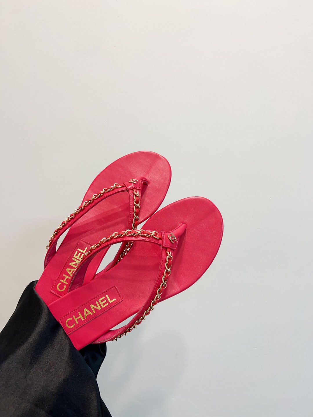 NO:238547,Red chain flip flops, split toe shoes19860909红色 链条人字拖,分趾鞋,Women's Shoes