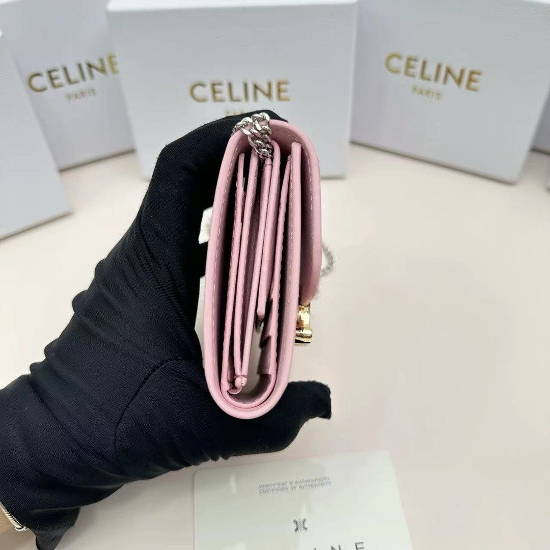 🎀品牌:Celine  10783 链条可拆卸
🎀颜色:奶昔粉
🎀尺寸:11*10*5
🎀说明    C