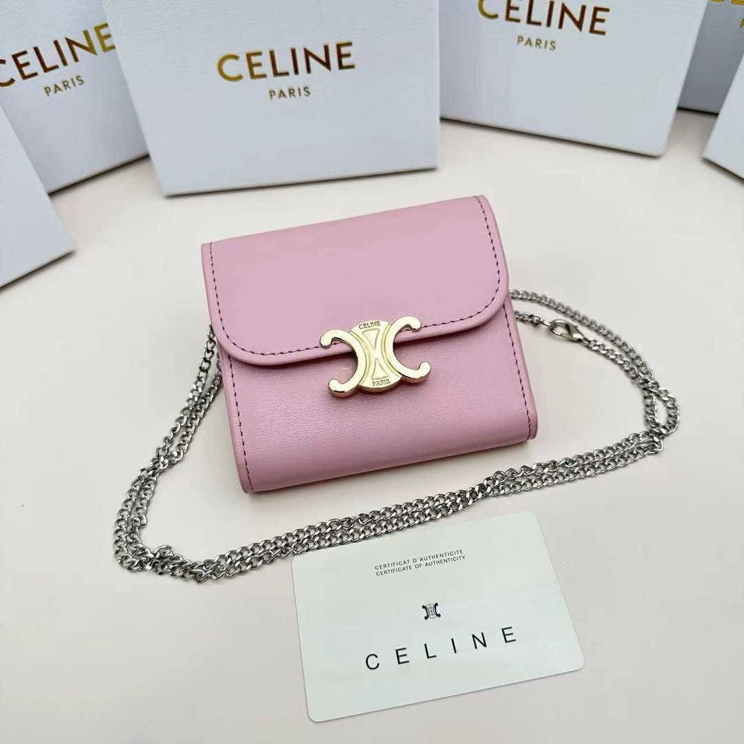 🎀品牌:Celine  10783 链条可拆卸
🎀颜色:奶昔粉
🎀尺寸:11*10*5
🎀说明    C