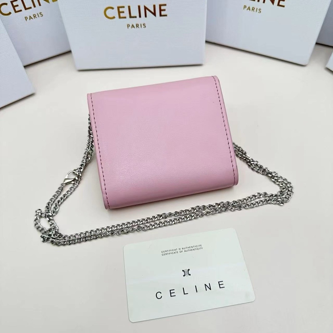 🎀品牌:Celine  10783 链条可拆卸
🎀颜色:奶昔粉
🎀尺寸:11*10*5
🎀说明    C