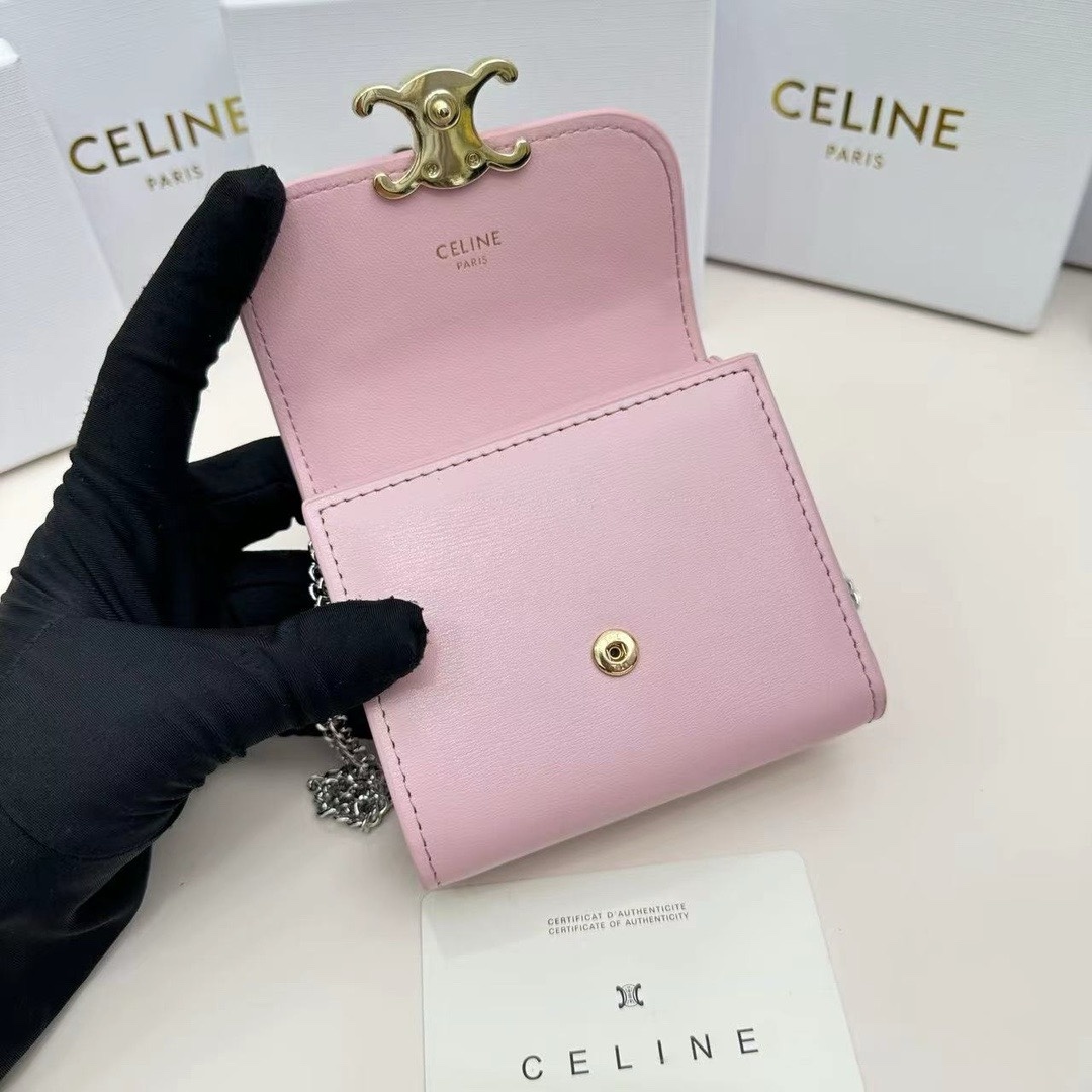 🎀品牌:Celine  10783 链条可拆卸
🎀颜色:奶昔粉
🎀尺寸:11*10*5
🎀说明    C