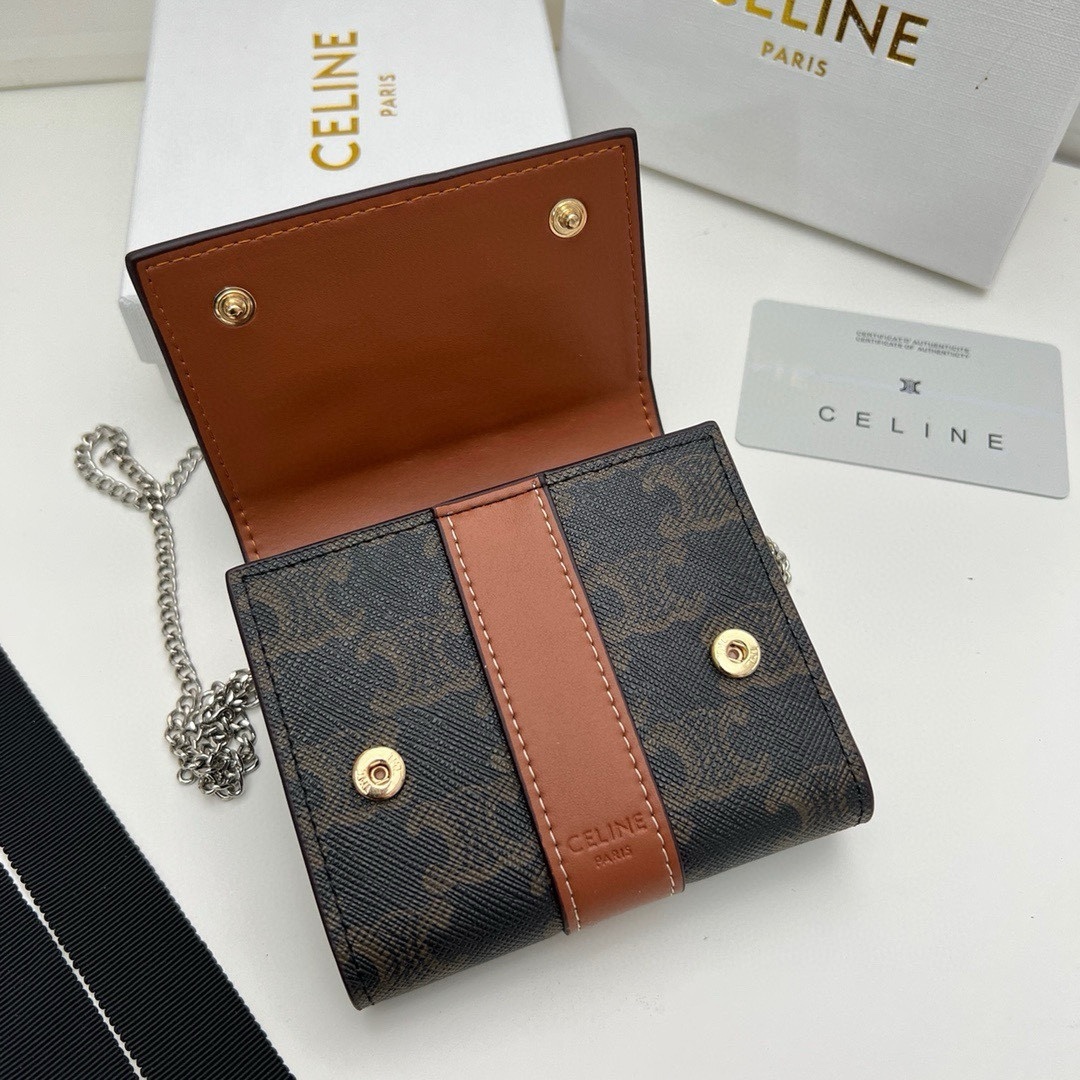 🎀品牌:Celine  10665  链条可拆卸
🎀颜色: 黑色印花
🎀尺寸:11*10*5
🎀说明