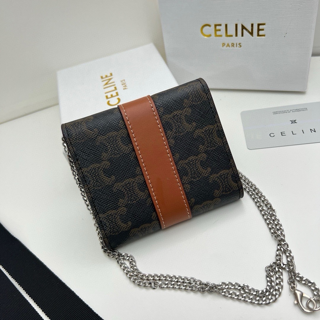 🎀品牌:Celine  10665  链条可拆卸
🎀颜色: 黑色印花
🎀尺寸:11*10*5
🎀说明