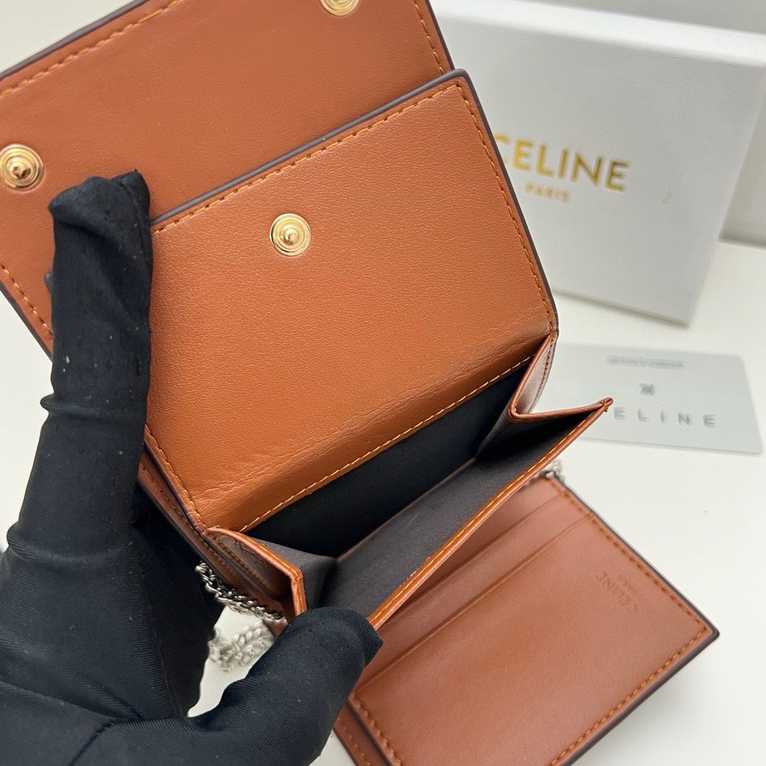 🎀品牌:Celine  10665  链条可拆卸
🎀颜色: 黑色印花
🎀尺寸:11*10*5
🎀说明