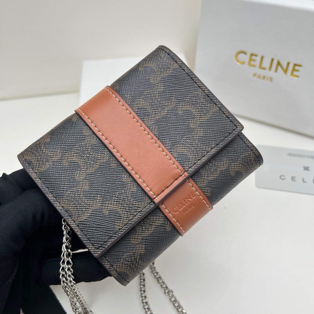 🎀品牌:Celine  10665  链条可拆卸
🎀颜色: 黑色印花
🎀尺寸:11*10*5
🎀说明