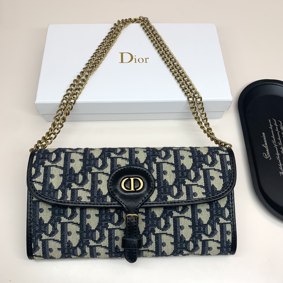 品牌:Dior 927 4