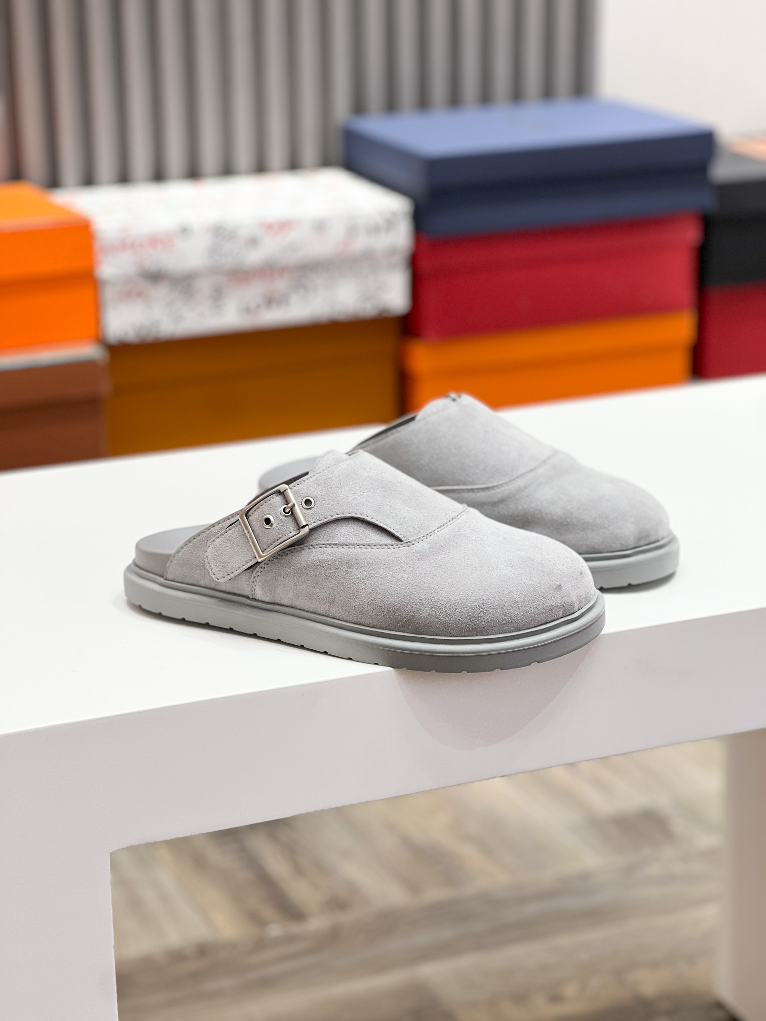 NO:778070,[DIOR] Top version Size 39-44 (customized for 38.45) 2025ss Dior's latest men's slippers are a must-have. Dior Alias ​​men's genuine leather slippers This Alias ​​sandal is a new summer product, showing a casual and elegant style. It is carefully made of grained cow leather and Oblique printed fabrics, with cowhide lining!  Cross-strap design, embellished with metal-coated brass CD Diamond logo. Imported cowhide leather and rubber soles add sophistication and comfort, and are decorated with Oblique print-effect anti-slip panels to enhance style.,, dior, dior, sandals, slippers, cowhide19860909【DIOR】顶级版Size39-44（38.45定做） 2025ss迪奥最新男款拖鞋必备. Dior Alias男士真皮拖鞋 这款 Alias 凉鞋夏季新品,彰显休闲高雅的风范.采用粒面牛皮革、Oblique印花面料精心制作,牛皮内里！交叉带设计,饰以金属覆层黄铜 CD Diamond 标志.进口牛皮和橡胶鞋底更显精致,舒适非凡,饰以 Oblique 印花效果防滑镶片提升格调.,,dior,dior,sandals,slippers,cowhide,Men's shoes