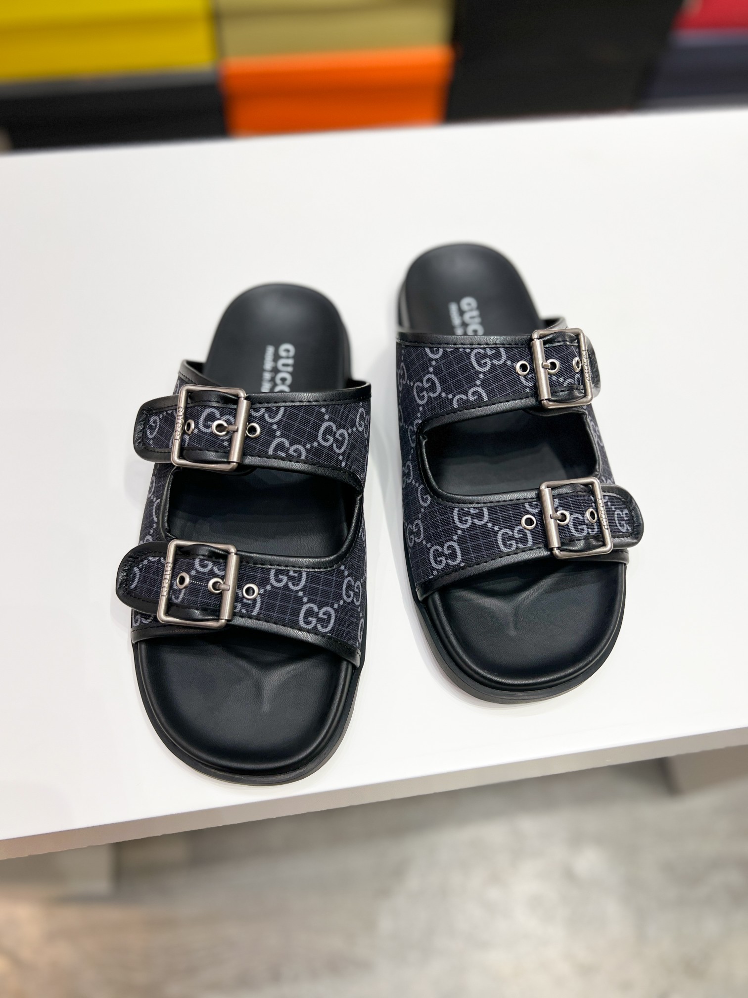 NO:745836,[G Home] Size: 38-45 2026ss Gucci’s latest men’s slippers are a must-have. This Alias ​​sandal is new for summer, showing a casual and elegant style. It is made of cowhide with original material, the most fashionable design, and decorated with Gucci logo. The original version is specially designed for outsole, which is very comfortable.,,gucci,gucci,gucci,sandals,slippers,cowhide19860909【G家】Size:38-45 2026ss古驰最新男款拖鞋必备. 这款 Alias 凉鞋夏季新品,彰显休闲高雅的风范.采用牛皮配原版材质、最时尚设计,饰Gucci 标志.原版特供大底,舒适非凡.,,gucci,gucci,gucci,sandals,slippers,cowhide,Men's shoes