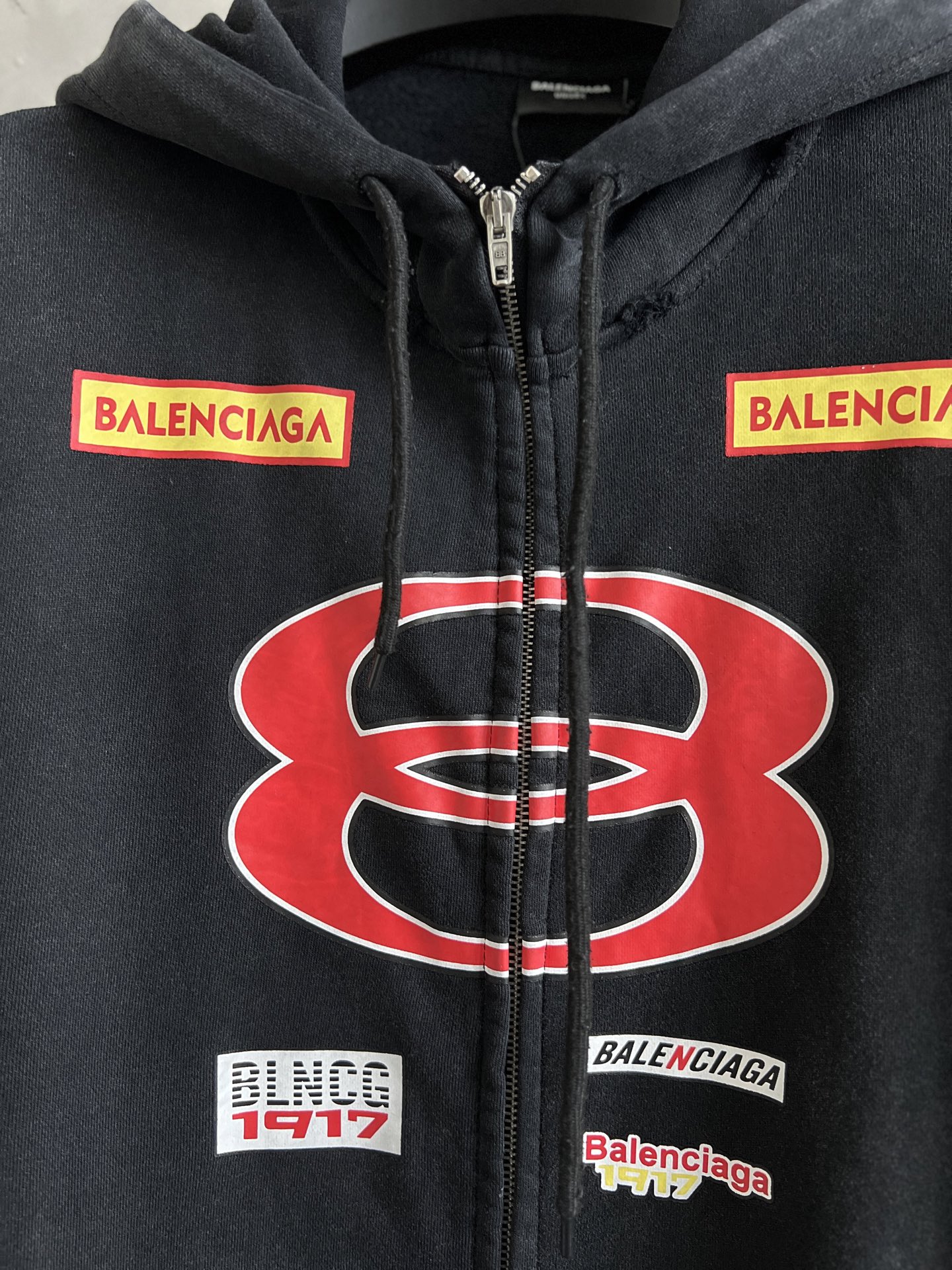  

Balenciaga新款巴黎世家BLCG 2025ss 印花字母双环早春新款经典双环印花磨洗水运动