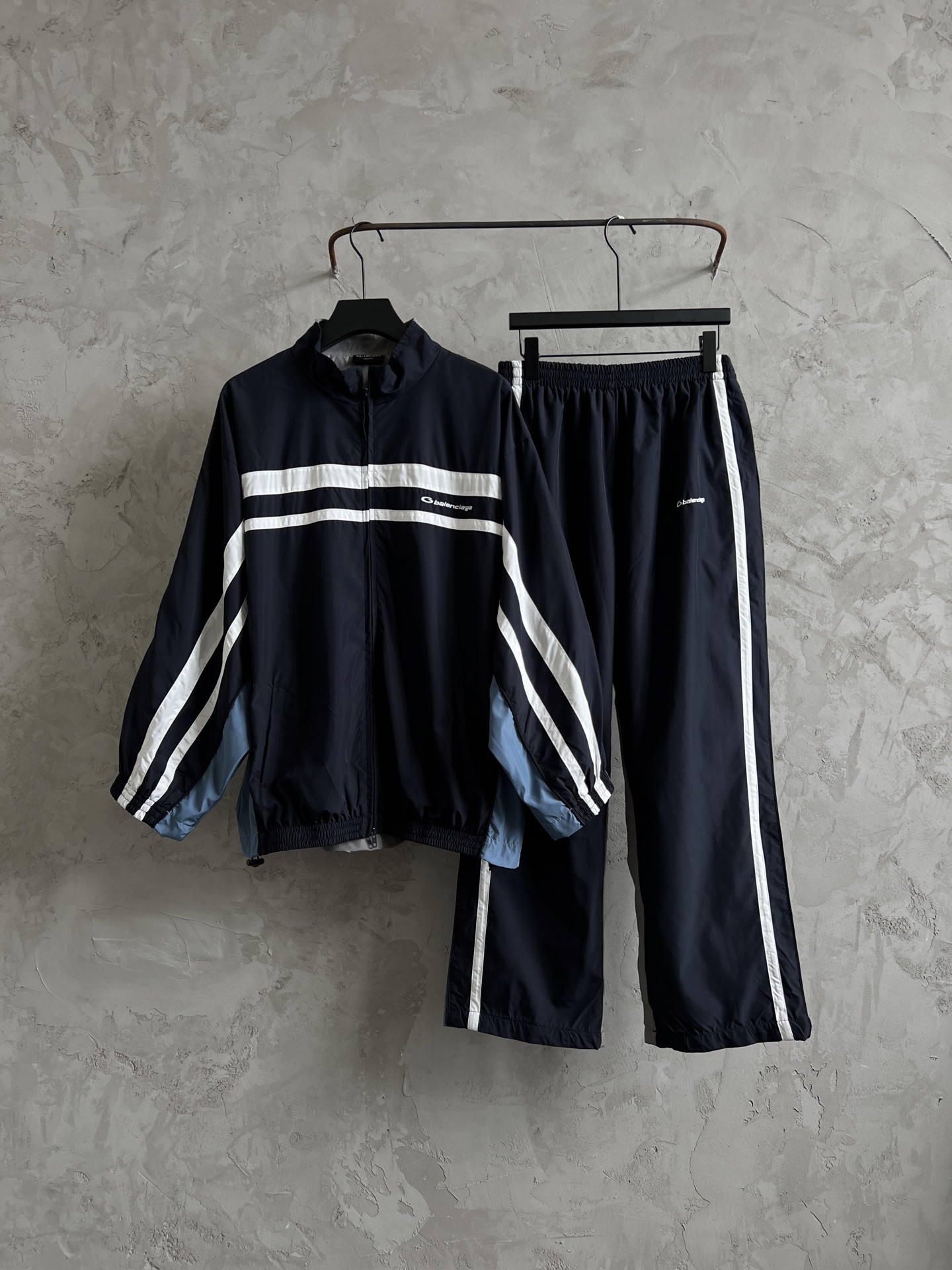 Balenciaga BLCG 25SS Track Pants - Embroidered & Color Block Design 11 i1756102731859 2986 0 9