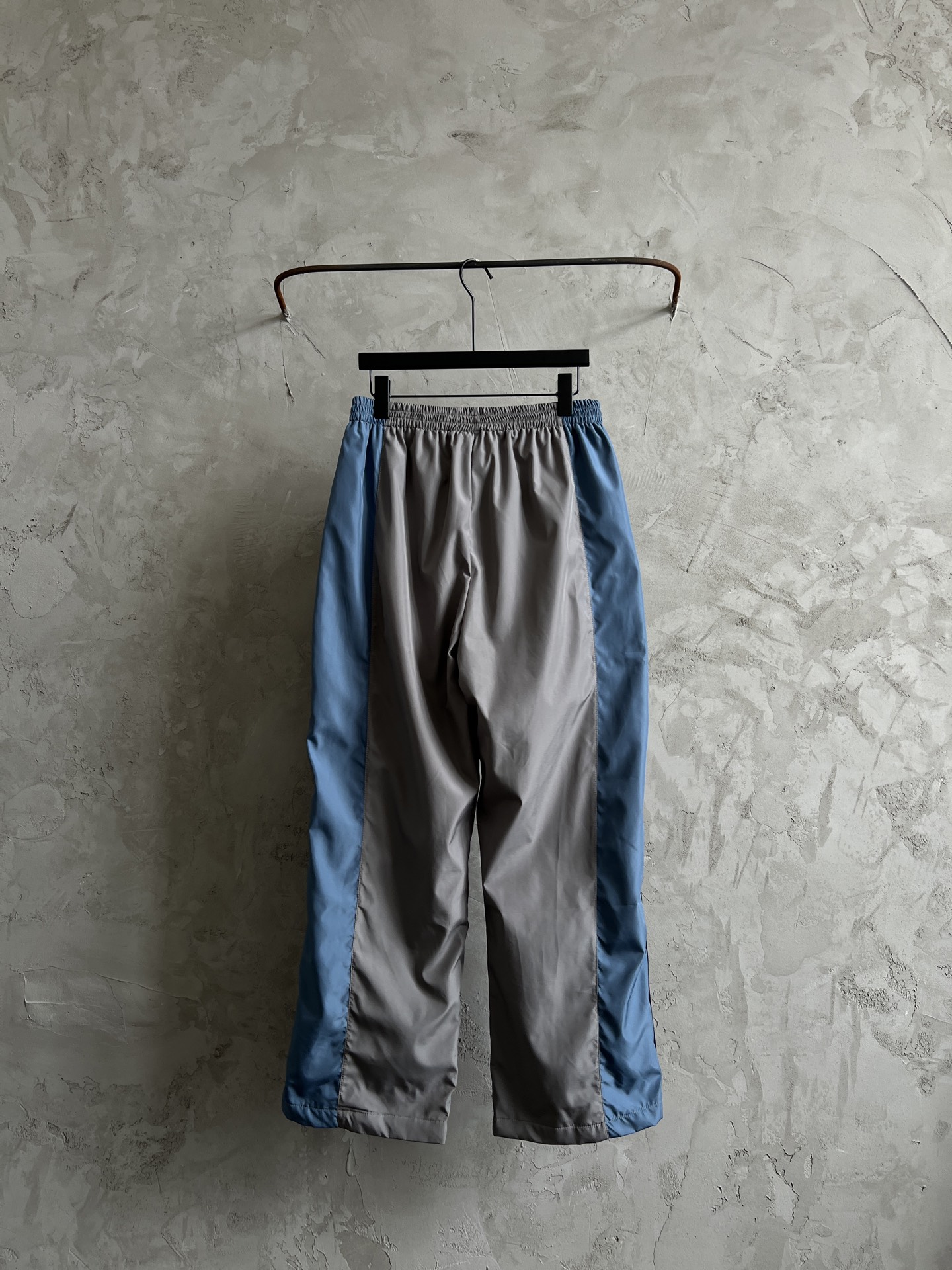 Balenciaga BLCG 25SS Track Pants - Embroidered & Color Block Design 3 i1756102731890 7369 0 2