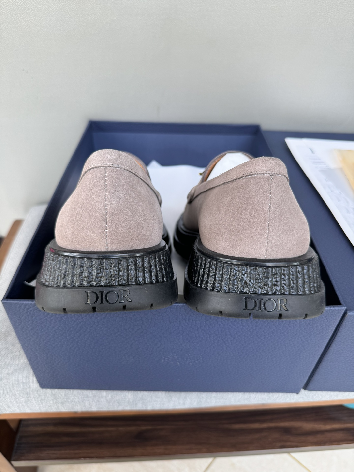 Dior Casual Leather Loafers - Exquisite Craftsmanship & Supreme Comfort 9 i1711089499 7312 2