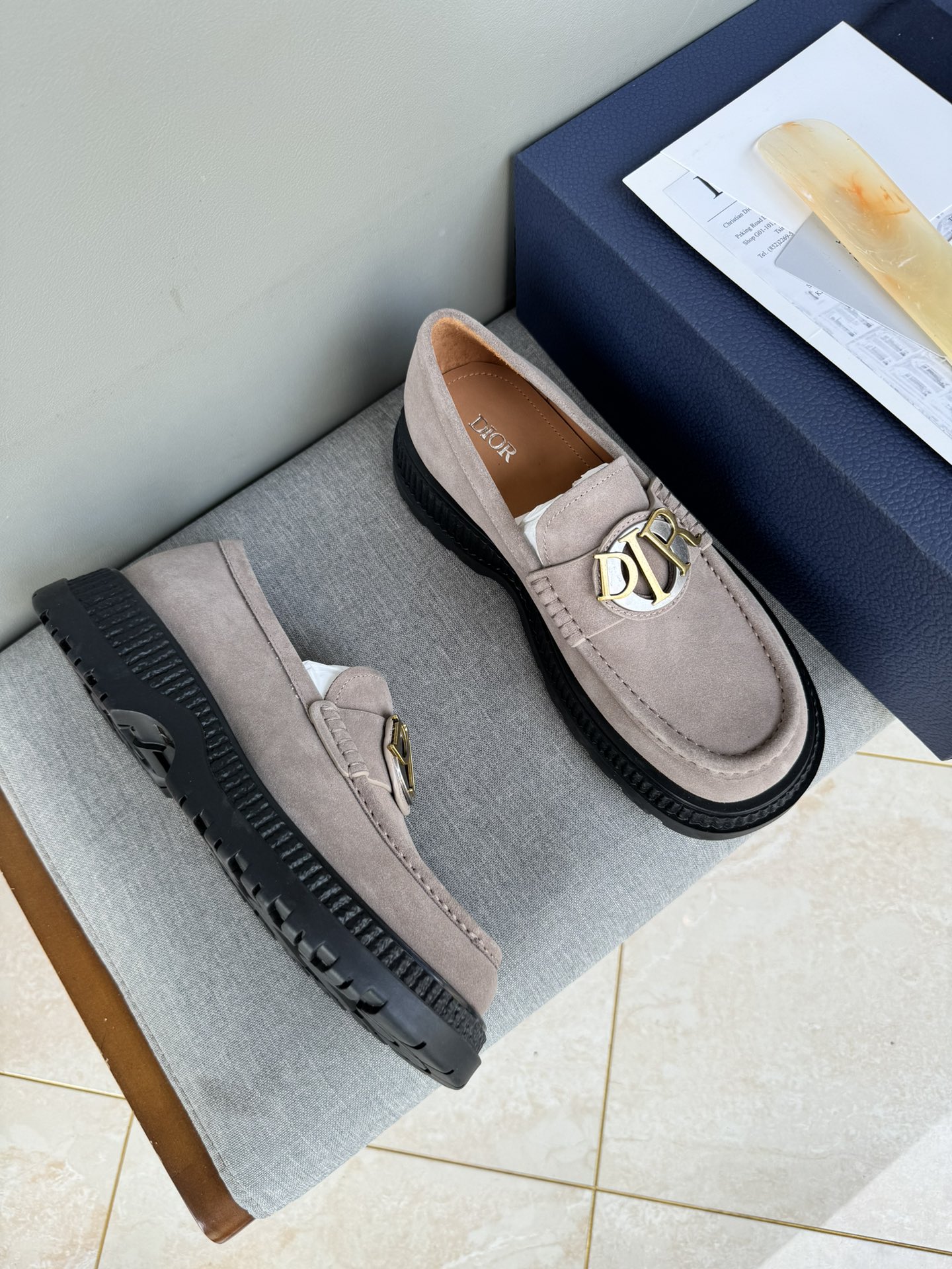 Dior Casual Leather Loafers - Exquisite Craftsmanship & Supreme Comfort 3 i1711089499 9252 1