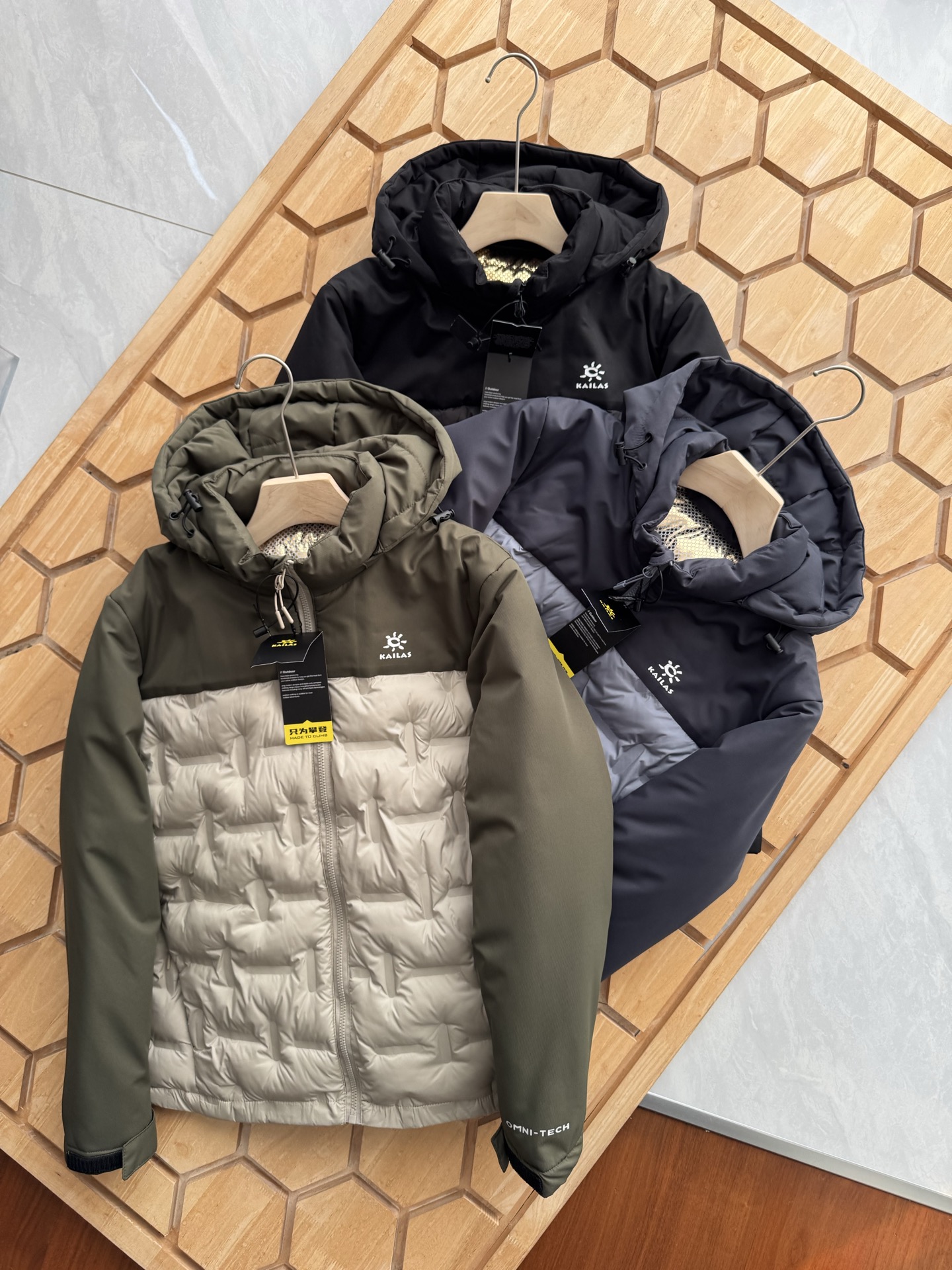 _dx79soD-5zam3jqjQFlbqHzkaCjTvbMLwjfi0MQ