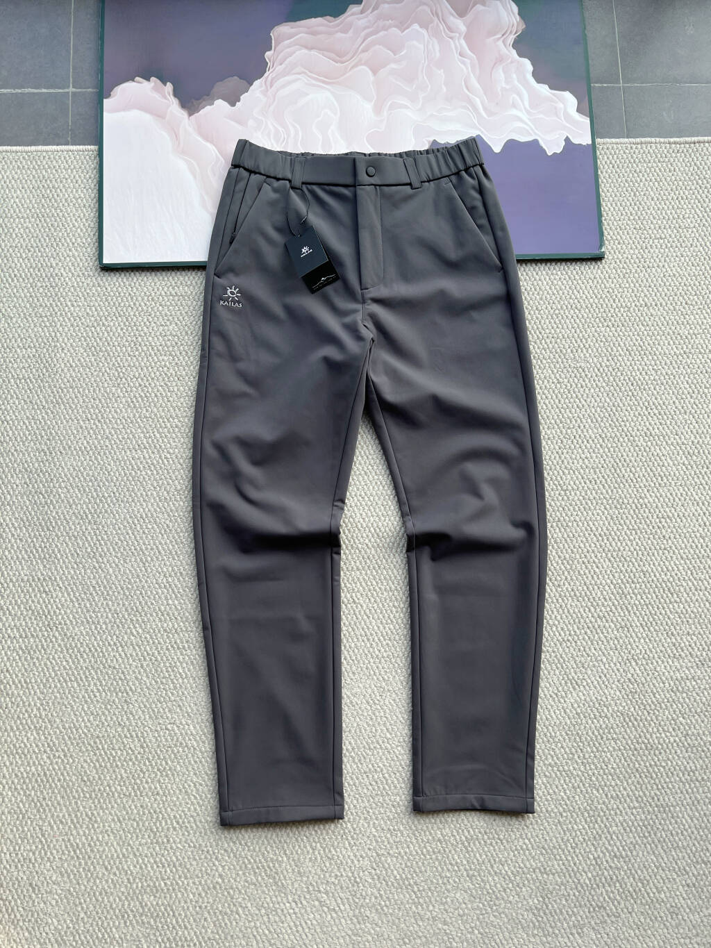 💰250
KAILAS凯乐石男士户外运动科技棉休闲裤
非常细腻保暖 凯乐石加绒裤!这款货绝对是你们冬季的必需品!经典刺绣图案标,时尚好看 ,穿出去不丢面子,区别市场工版普通拉链,保暖修身不臃肿,顶级版本冬季加绒男子户外健身运动训练长裤 !
柔软顺滑,舒适有型!上身给你绝对不一样的感受,赋予运动健身机能性的新定义!无论是休闲 运动 健身,都毫无压力!立体拼接剪裁拼接 ,完美展现你的腿型,松紧腰围的设计,让你在任何环境下都可以收放自如!
顶级面料全订制工艺 复合加绒面料,赋予其优异的延伸性和弹性回复性能!
颜色:黑蓝色 灰色
尺码 腰围 臀围 裤长
M 75.5 102 100
L 80 106 102
XL 84.5 110 104
2XL 89 114 106
3XL 93.5 118 107
纯手工测量,纯在1-2㎝误差!!