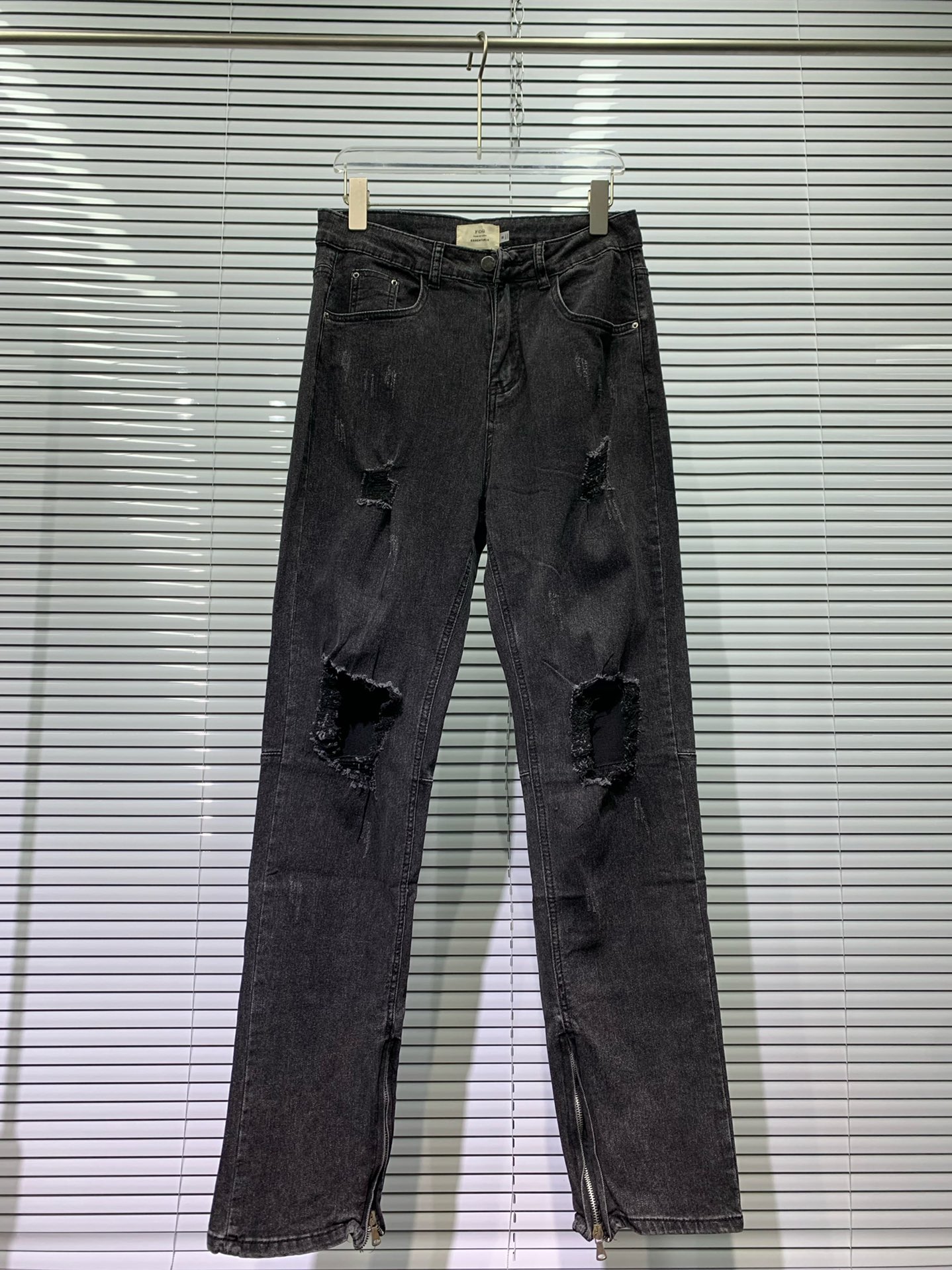 Fear of God Water-Washed Calving Jeans for Men and Women – Details and Quality.