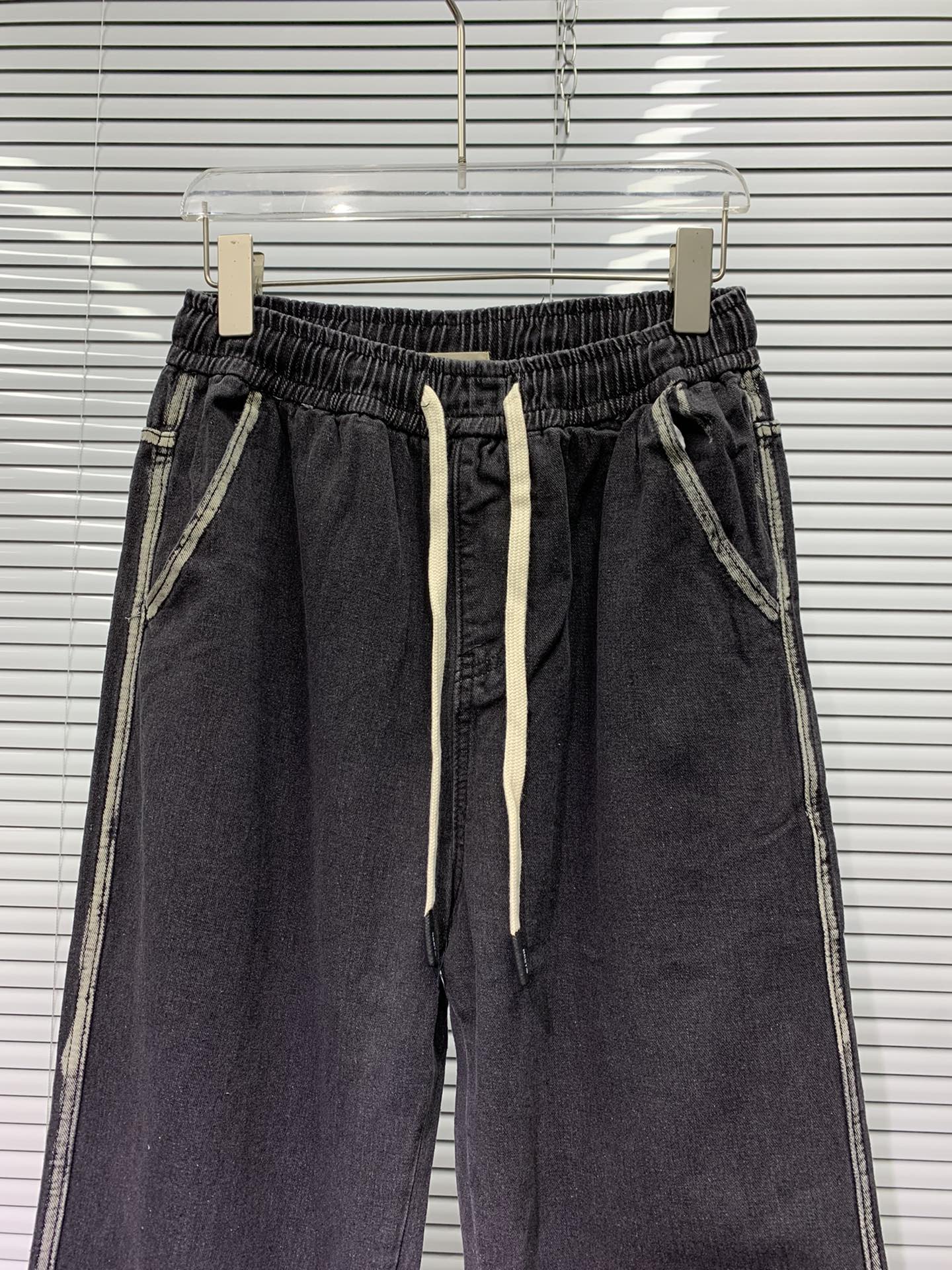 Fear of God Essentials FW24 Indigo 7-Pocket Jeans in Water Wash, Various Sizes - 图片 3