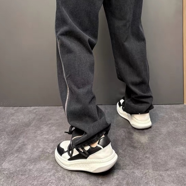 Fear of God Essentials FW24 7 Pocket Indigo Straight Jeans for Men and Women - 图片 5