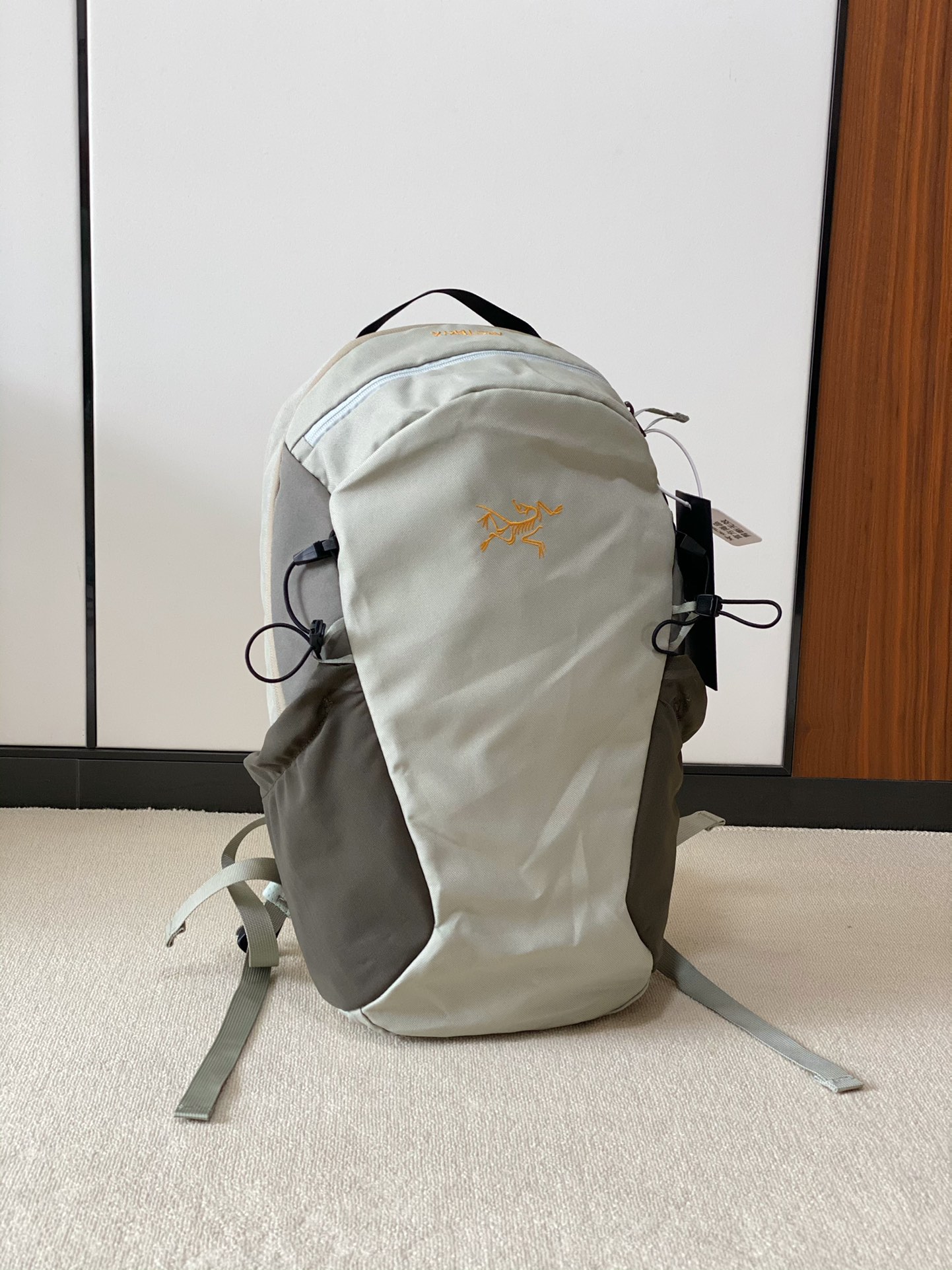 肩带、腰带、扣件等都经过精心设计和调整 3