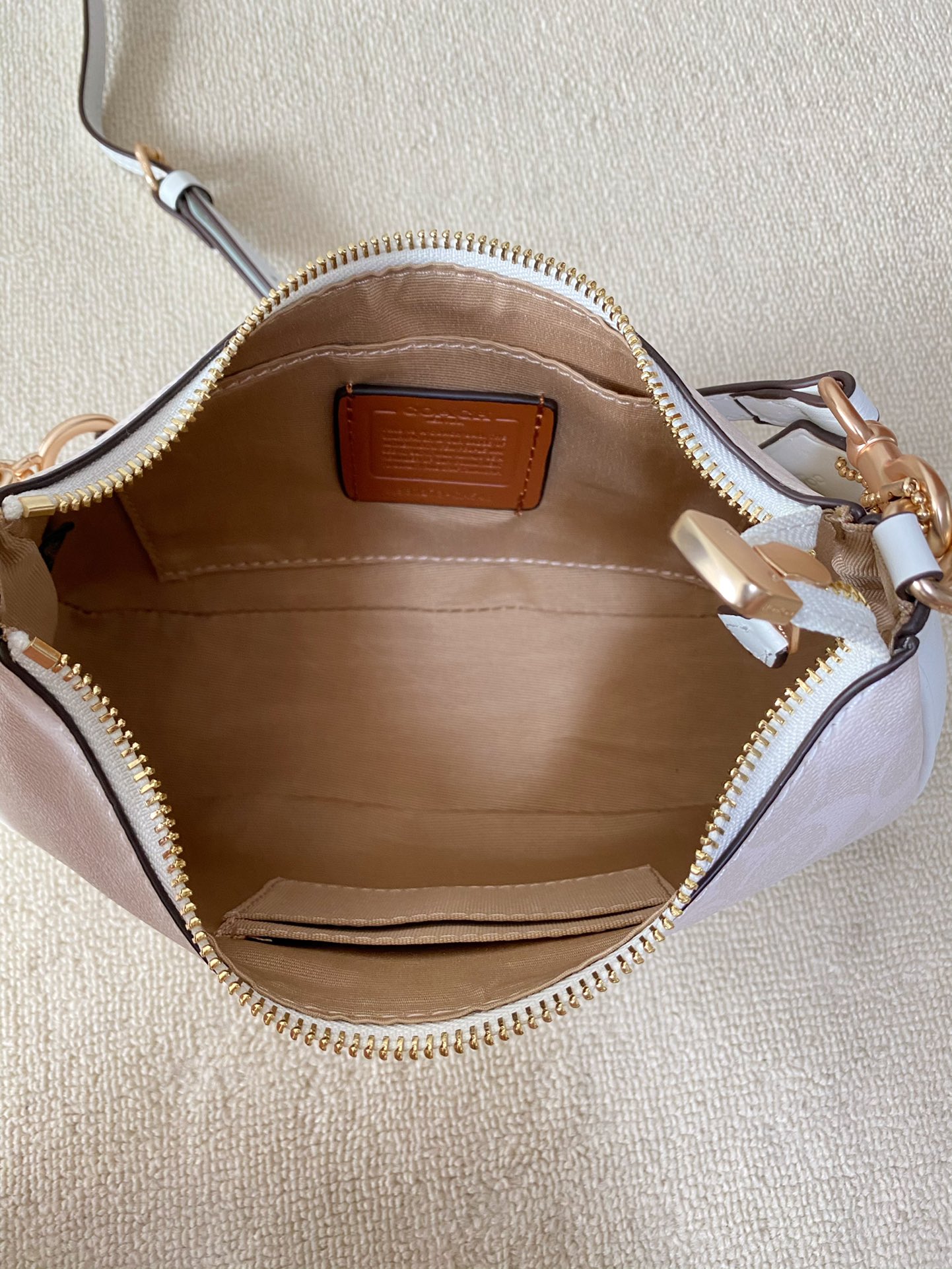 The Teri Shoulder Bag in Glacier White - Comprehensive 7