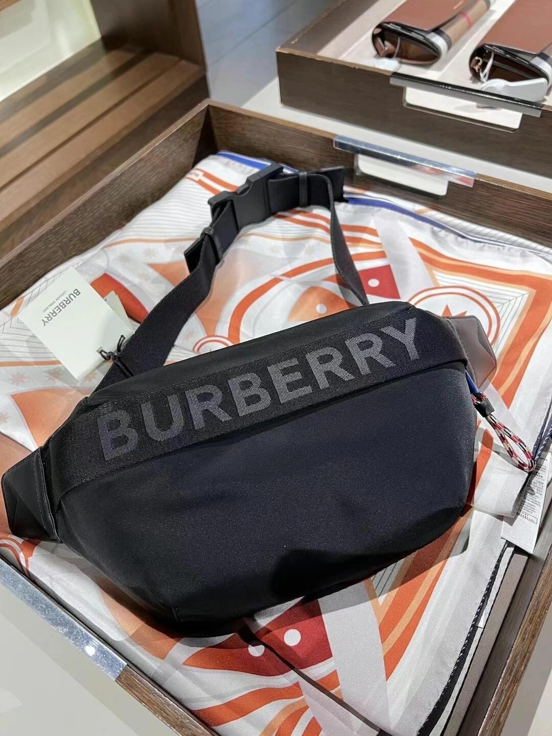 Designed for both men and women, this timeless piece features a compact - Comprehensive 4