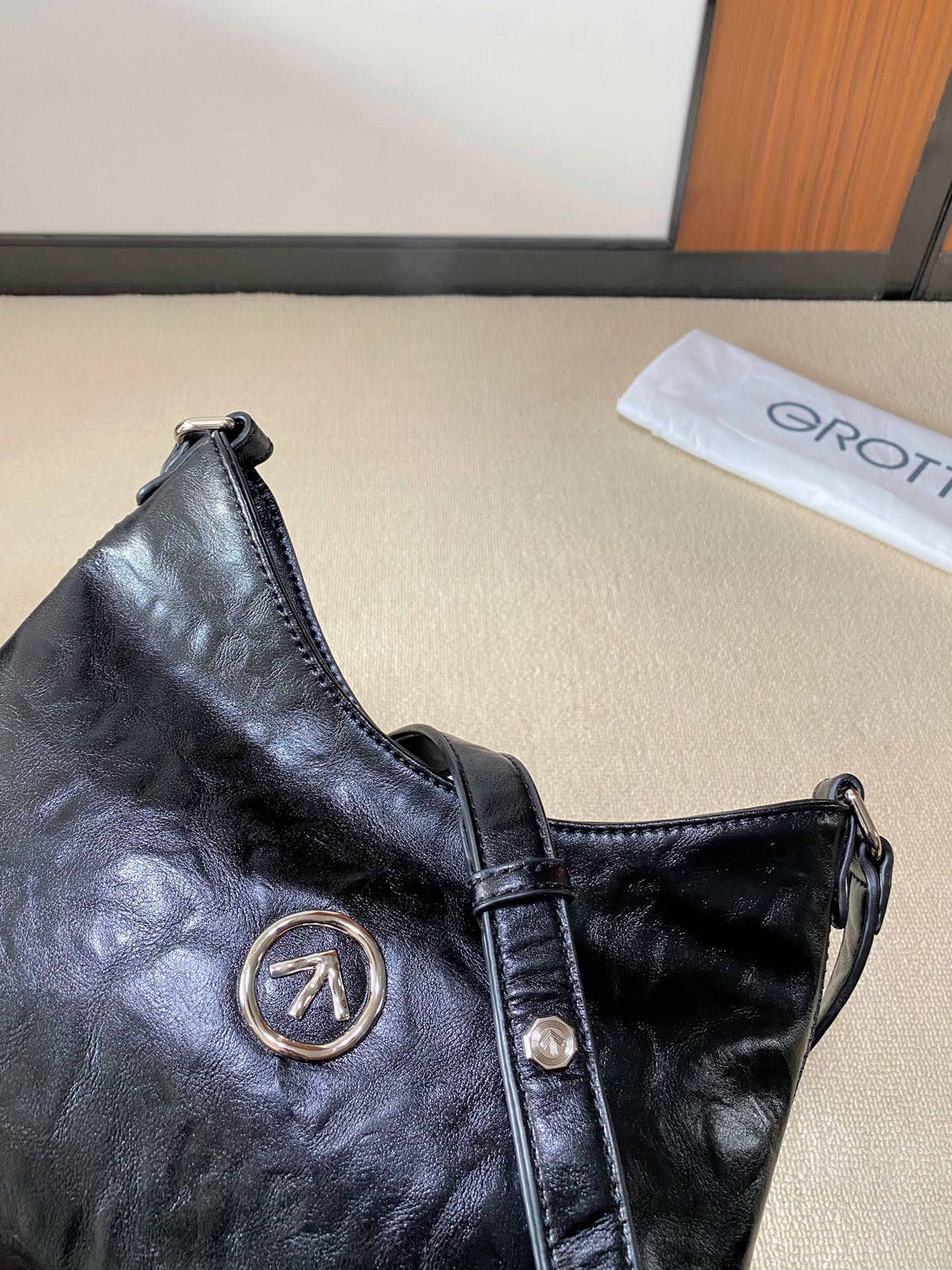 GROTTO Mini Hobo Shoulder Bag - Comprehensive 7