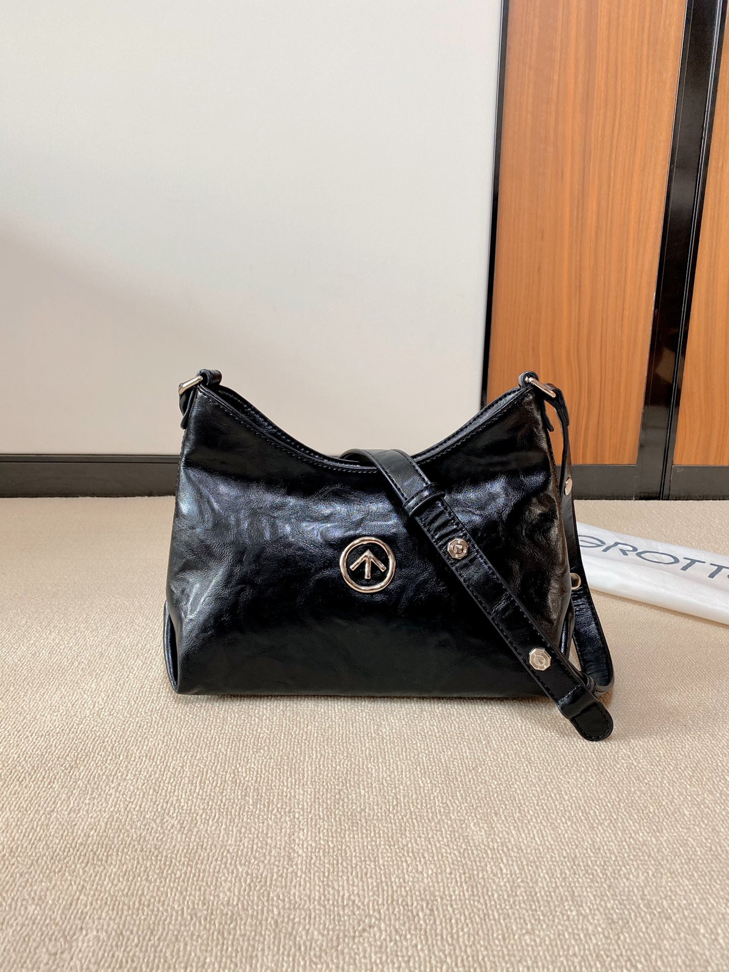 GROTTO Mini Hobo Shoulder Bag - Comprehensive 4