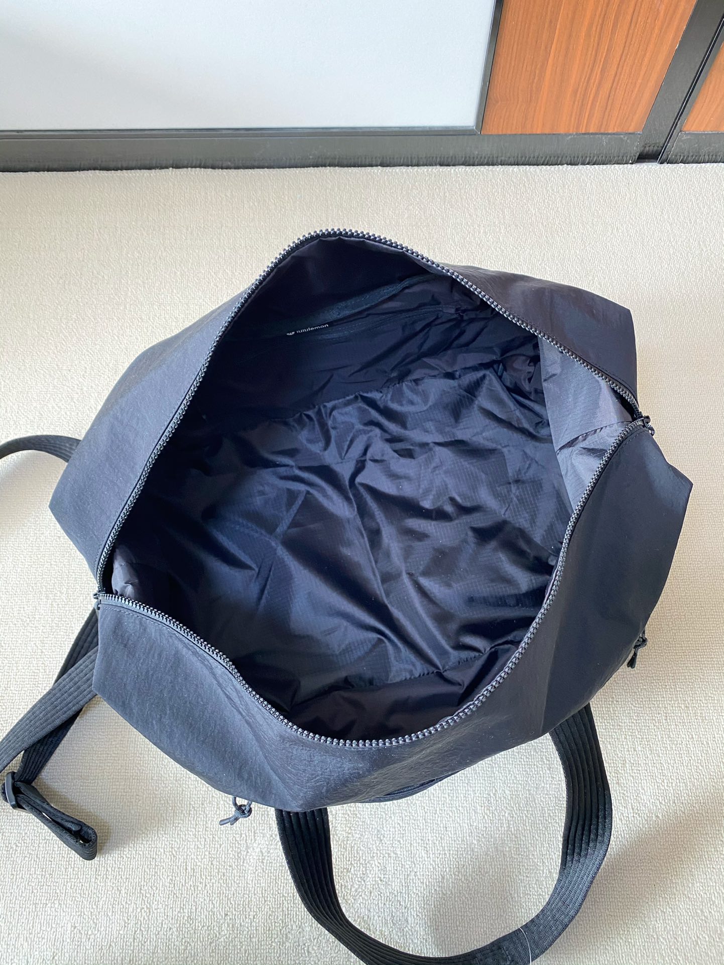 lulu新款Gym Duffle Bag健身包/运动包 7