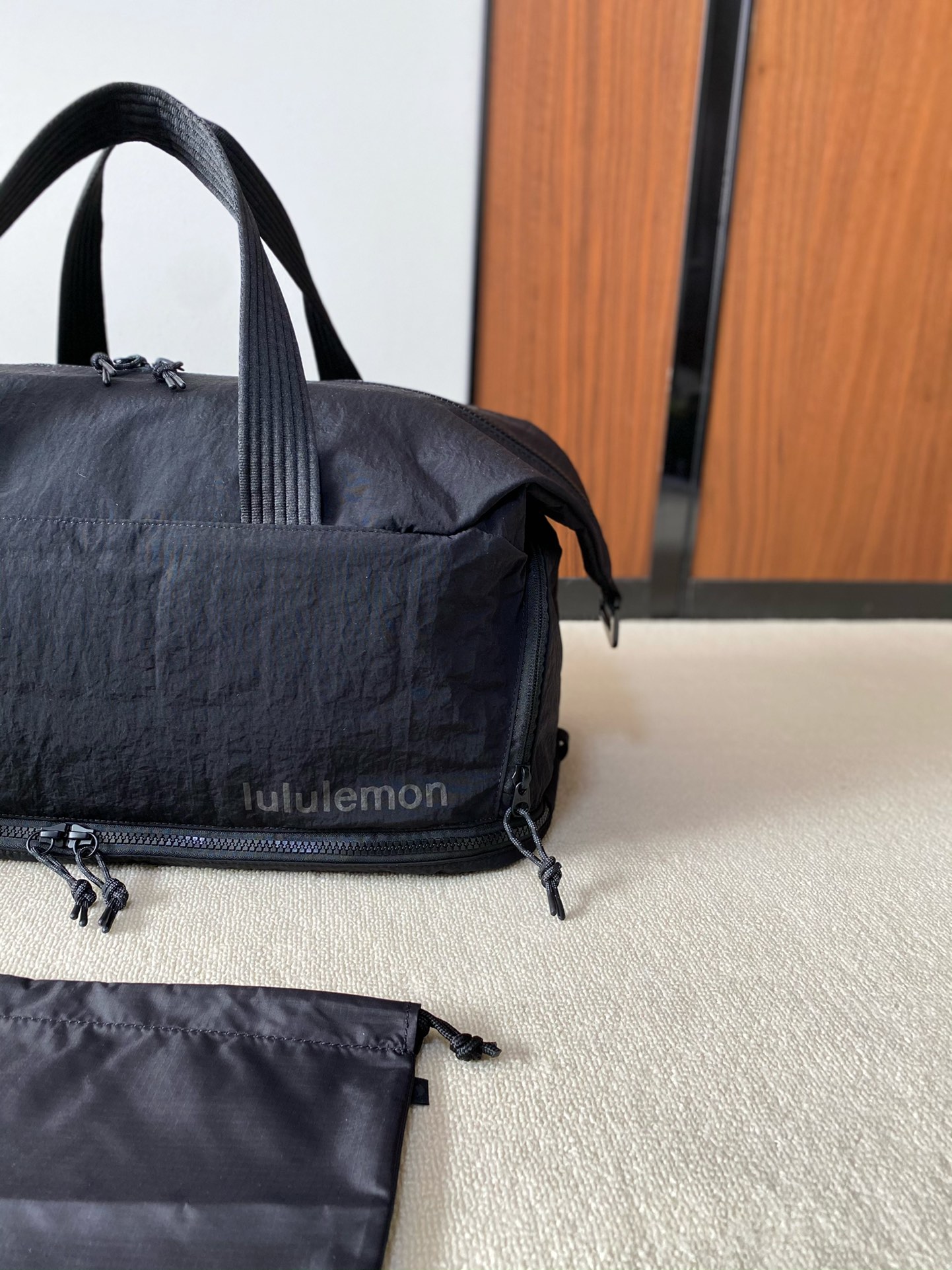 lulu新款Gym Duffle Bag健身包/运动包 5