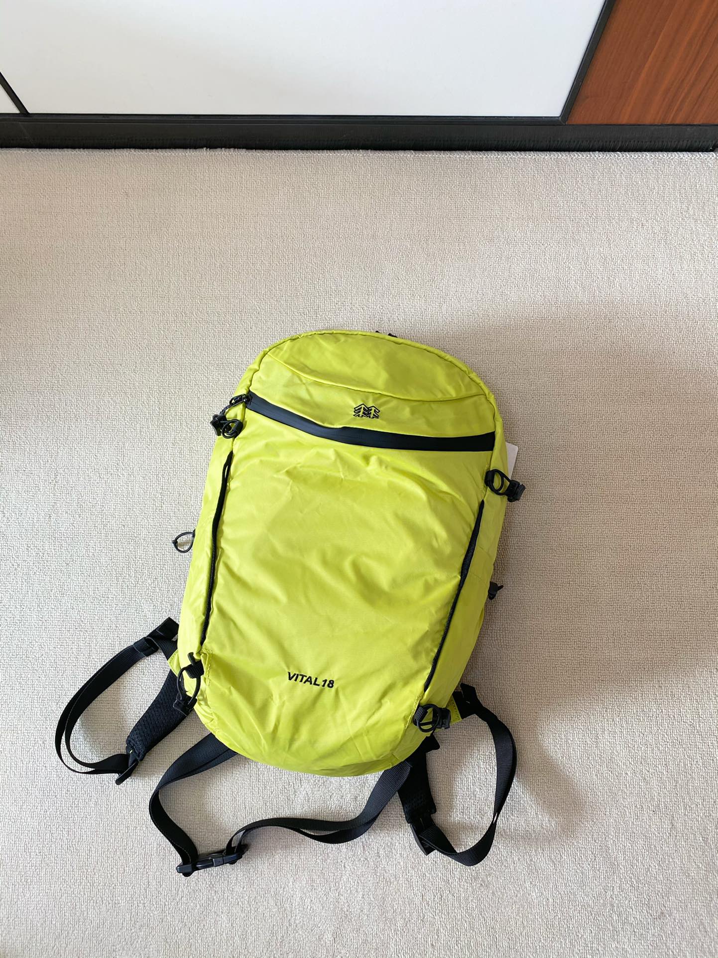 Made of high-quality materials, durable and comfortable, carrying it, en - Comprehensive 4