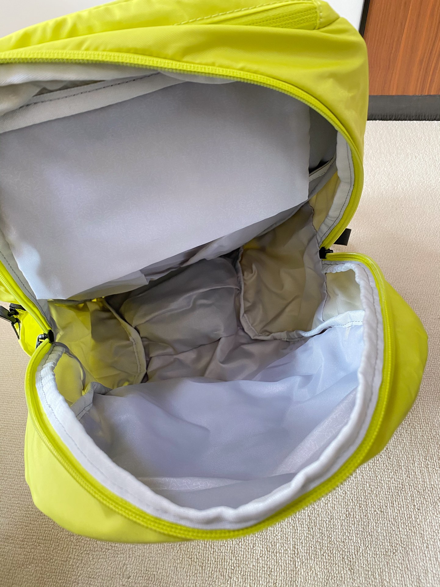 Made of high-quality materials, durable and comfortable, carrying it, en - Comprehensive 8